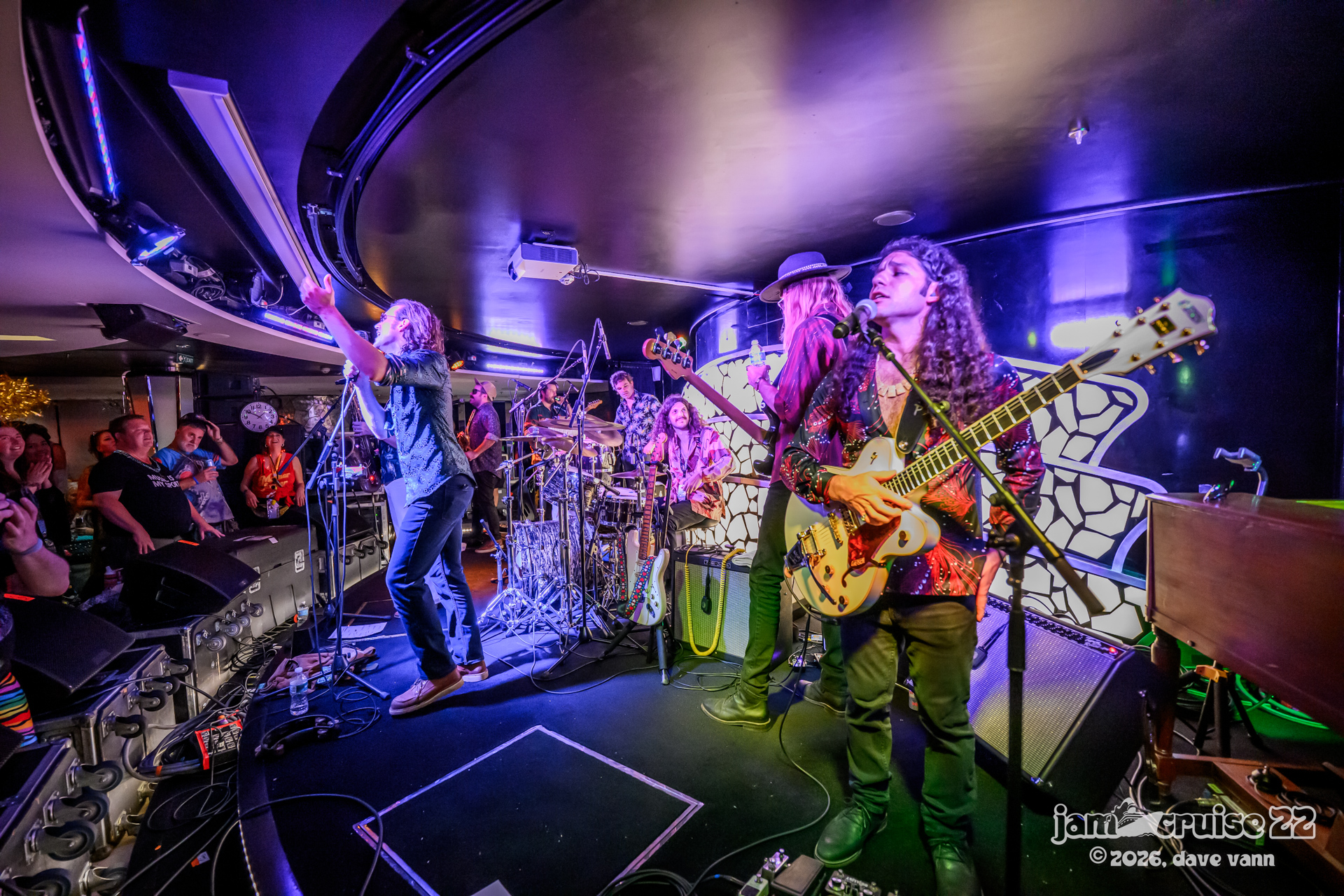 Diggin Dirt (@diggindirtband) • Facebook