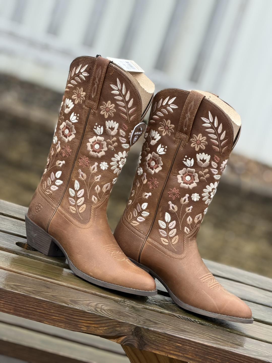 ladies western dress boots Looking for a pair of but can't decide? Our customers love the Ariat Darlin Western Boots! 