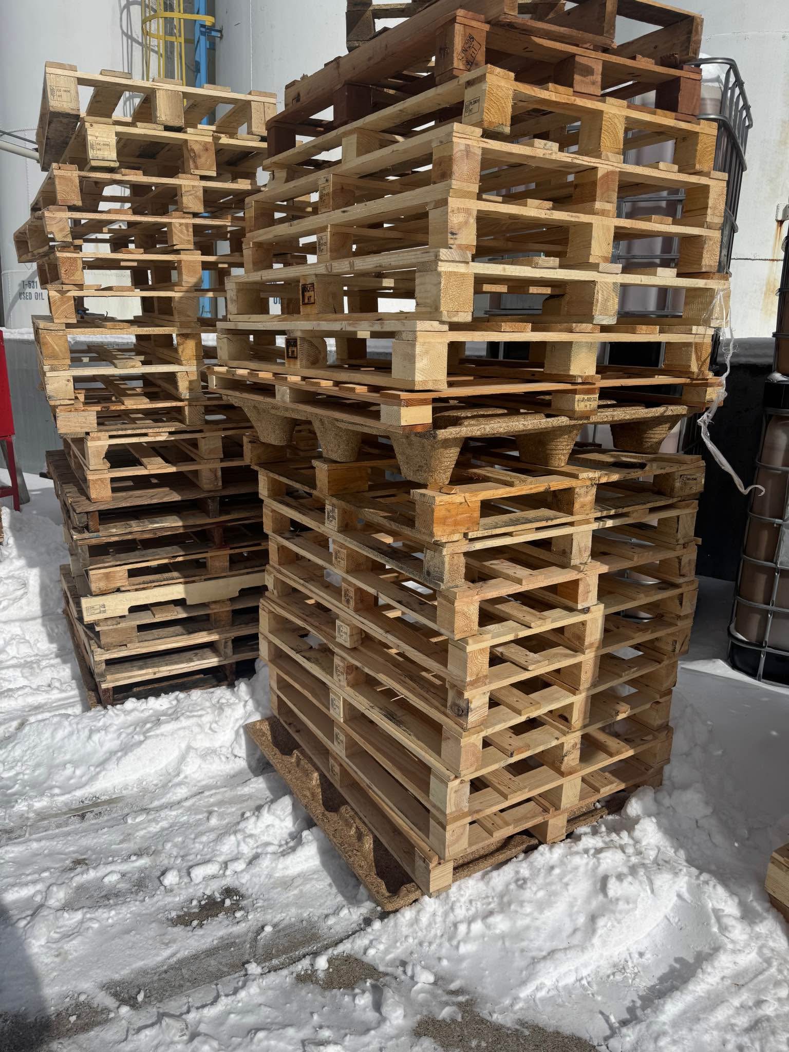 Free pallets / wood - Miscellaneous - Flint, Michigan | Facebook ...