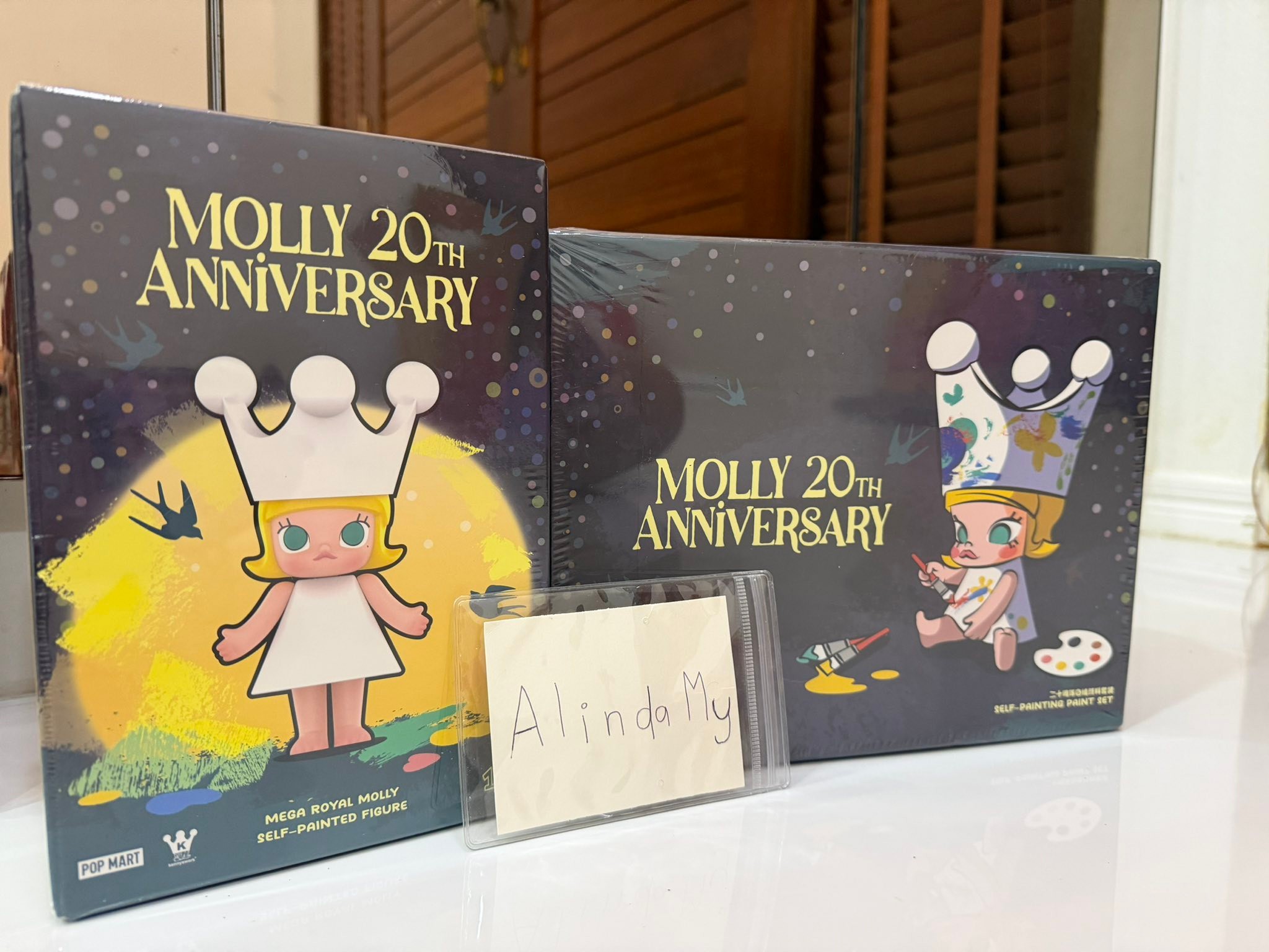 MEGA ROYAL MOLLY SELF-PAINTED FIGURE