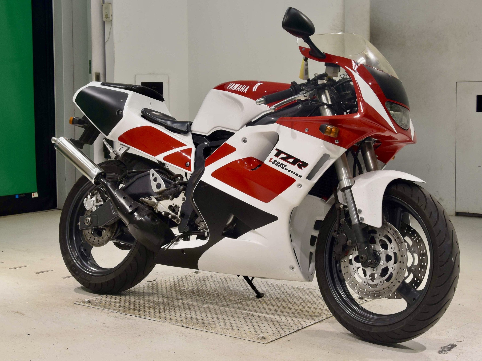 Yamaha TZR250 