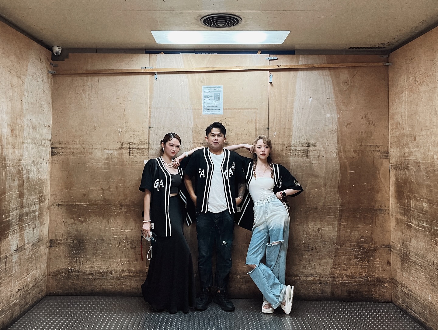 王宣 Angel Wang - 王宣 Angel Wang added a new photo.