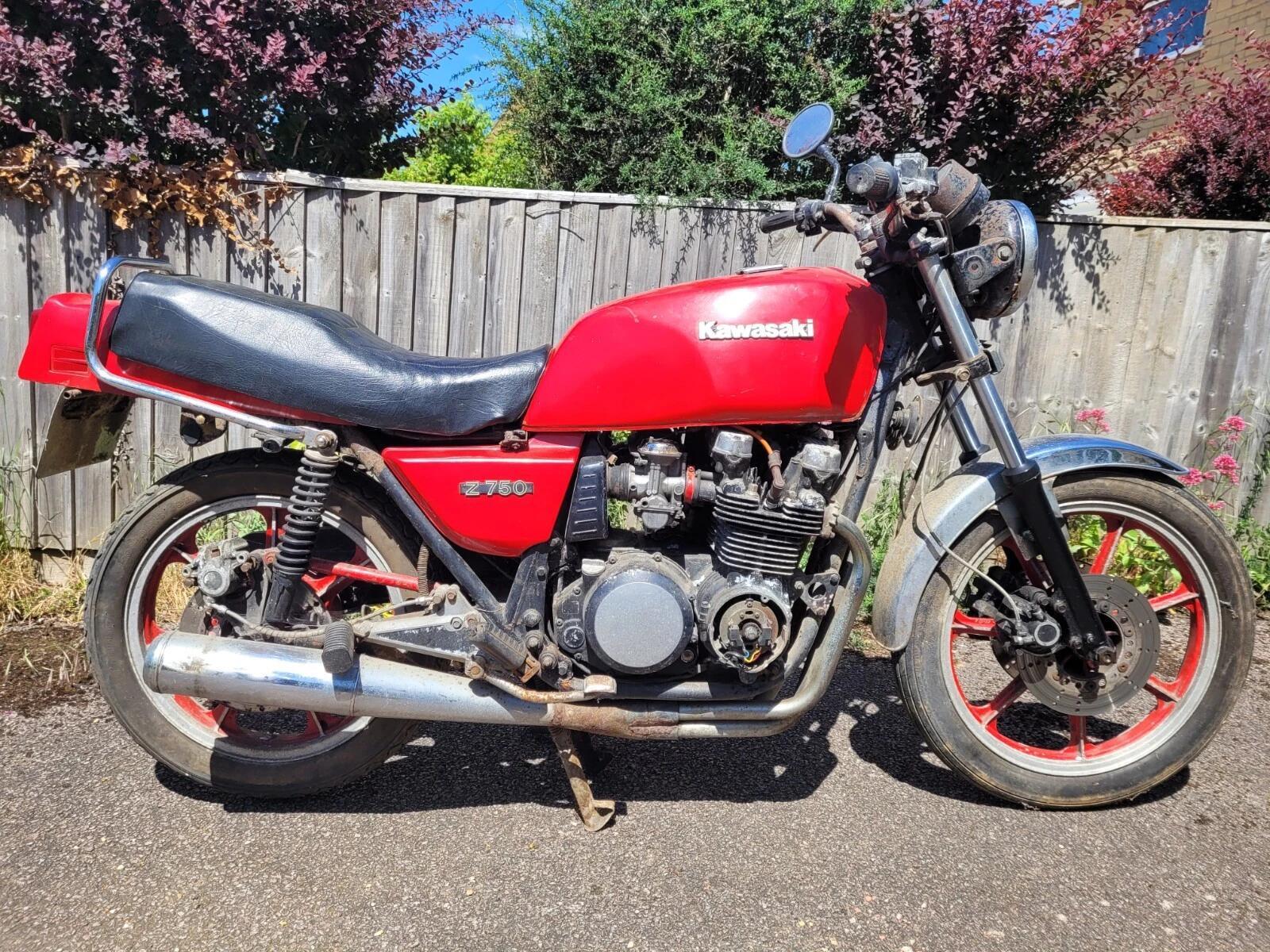 Kawasaki Z750用RS外装 1981 Kawasaki Z750 Motorcycle Project This classic beast is up for