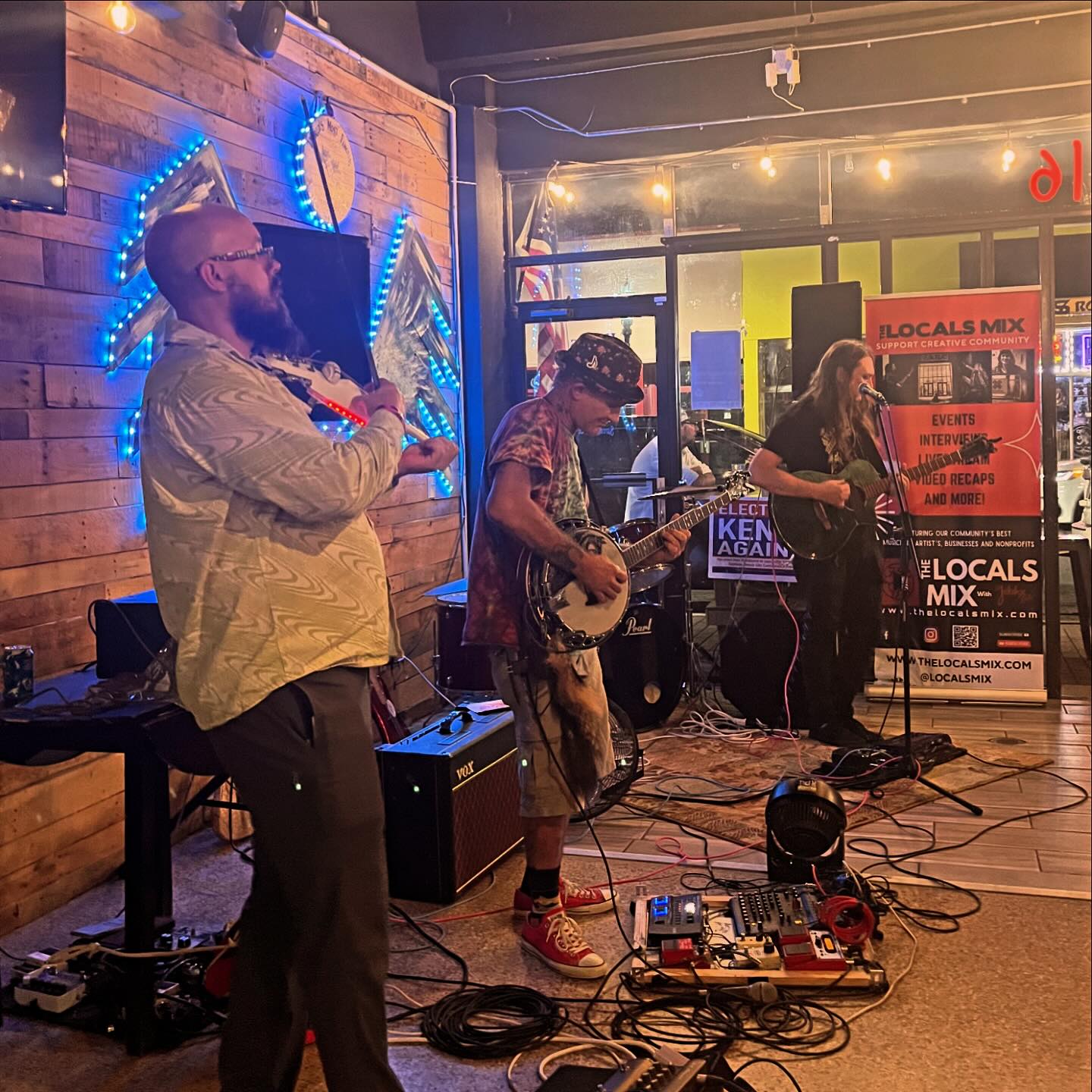 The Locals Mix - 🎤🎶 Join us every Tuesday for Locals Mix... | Facebook