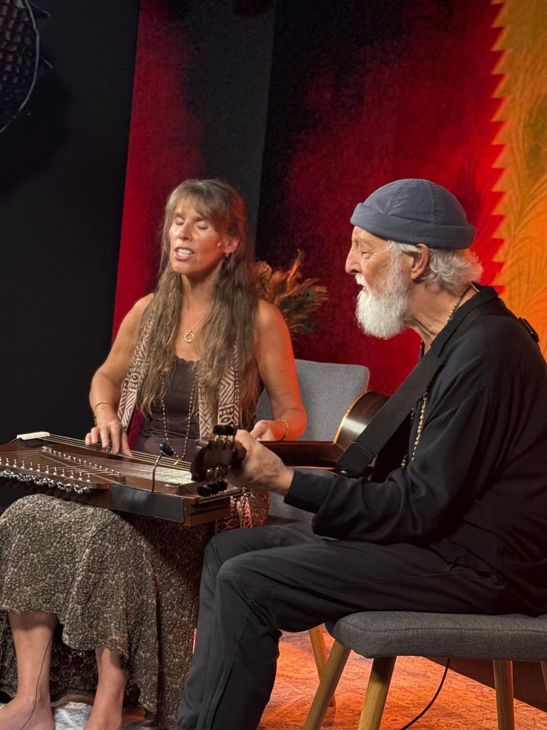 Deva Premal and Miten added a new... - Deva Premal and Miten