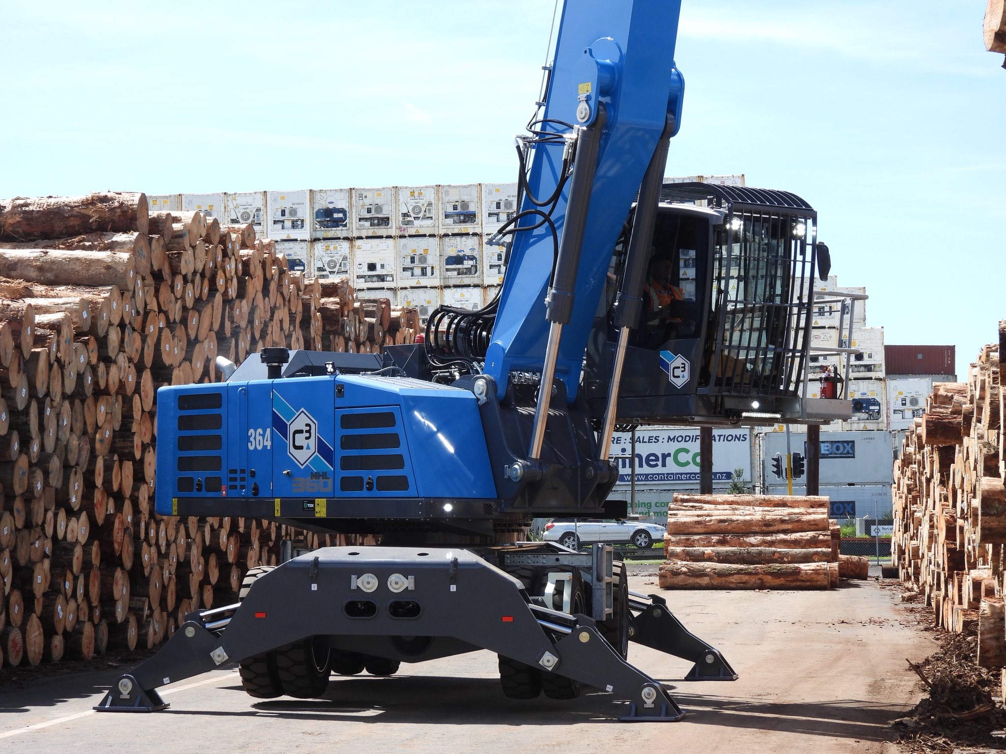 TDX Ltd - First FUCHS Delivered in NZ by TDX. We’re proud... | Facebook