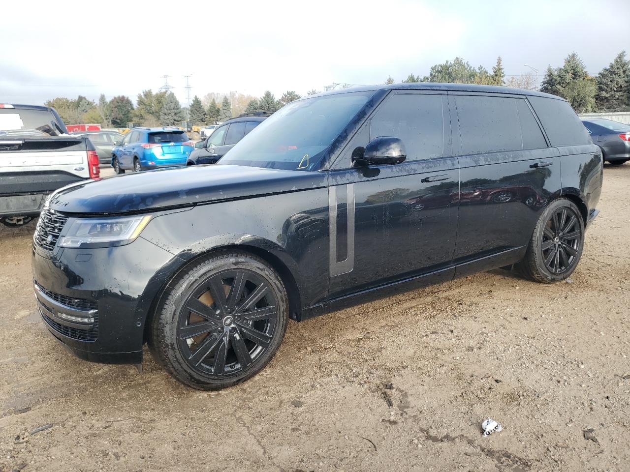 Copart - 🚨 Late Model Alert 🚨 2025 Land Rover Range Rover... | Facebook