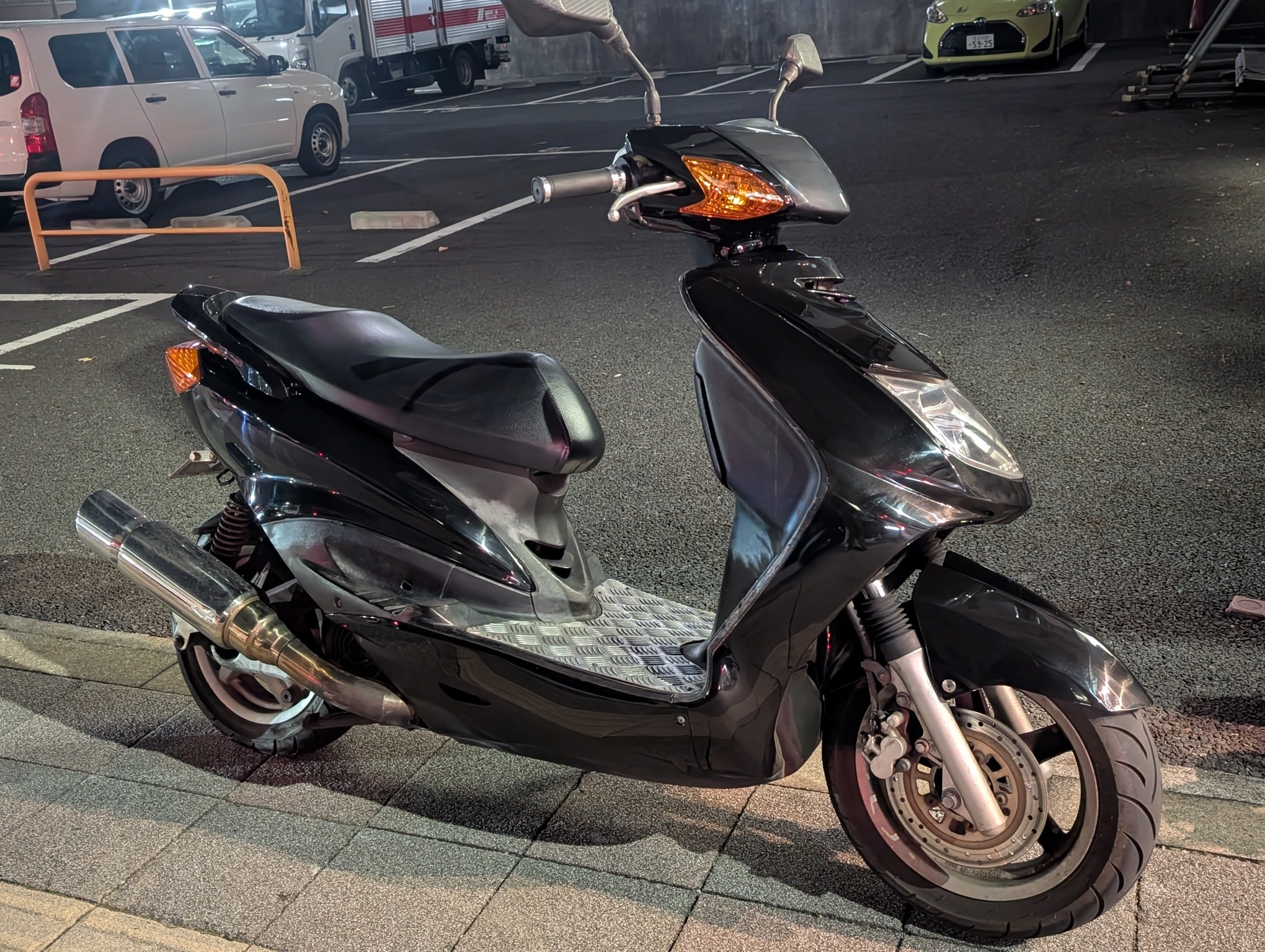 ヤマハ シグナスX（SE12J）の外装交換 SE44Jは何台もやった記憶がある 