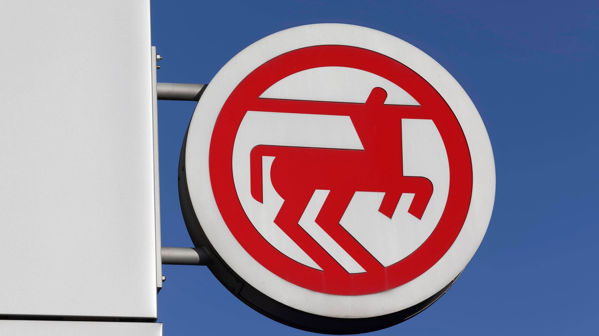 Von Rossmann: Diese LED-Glaskugel funkelt schöner als jeder Stern http://dlvr.it/TQ6bYf