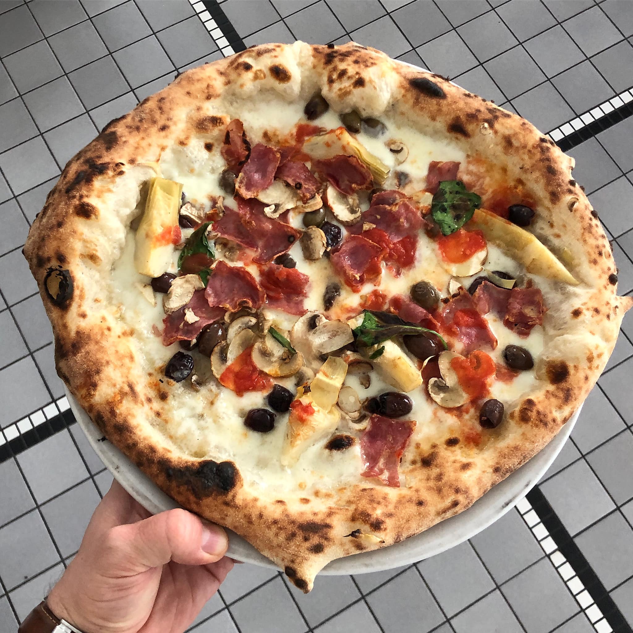 Pizzeria Disco Volante Publications Vienne Menu Prix Avis