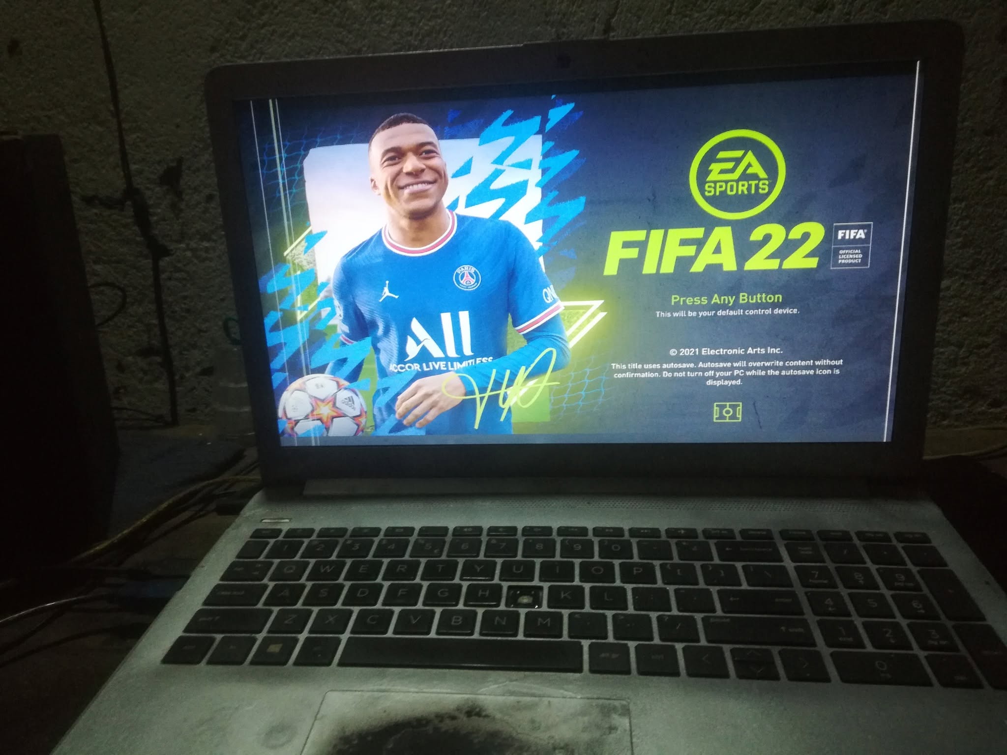 GAMING Hp laptop i7 8th gen 2gb nvidia mx130 Lcd with lines ram 