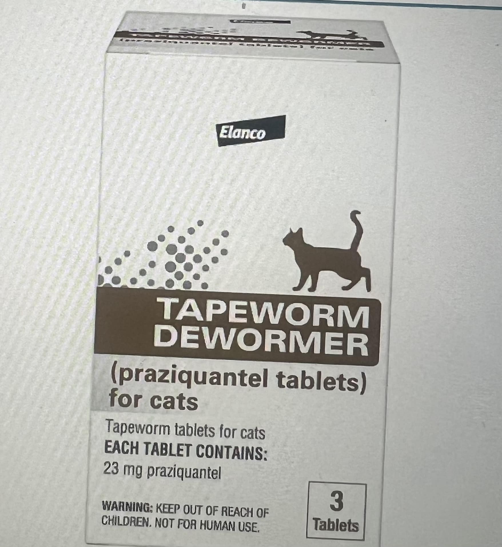 How much DE do I give a cat to deworm it? First dose, and maintenance doses?