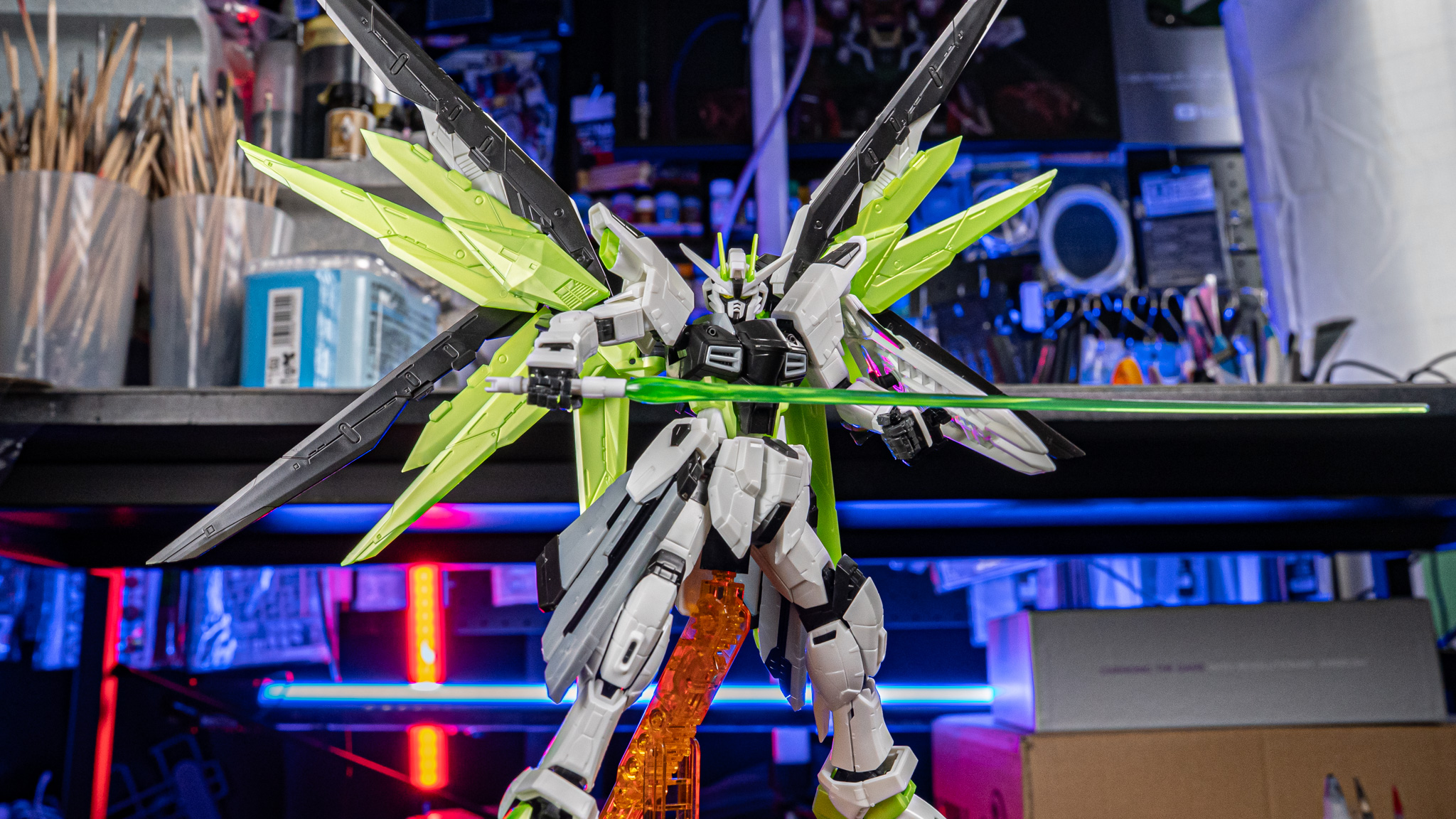 Apex Gundam ロボット 1/144 Crypto Freedom Ver RG