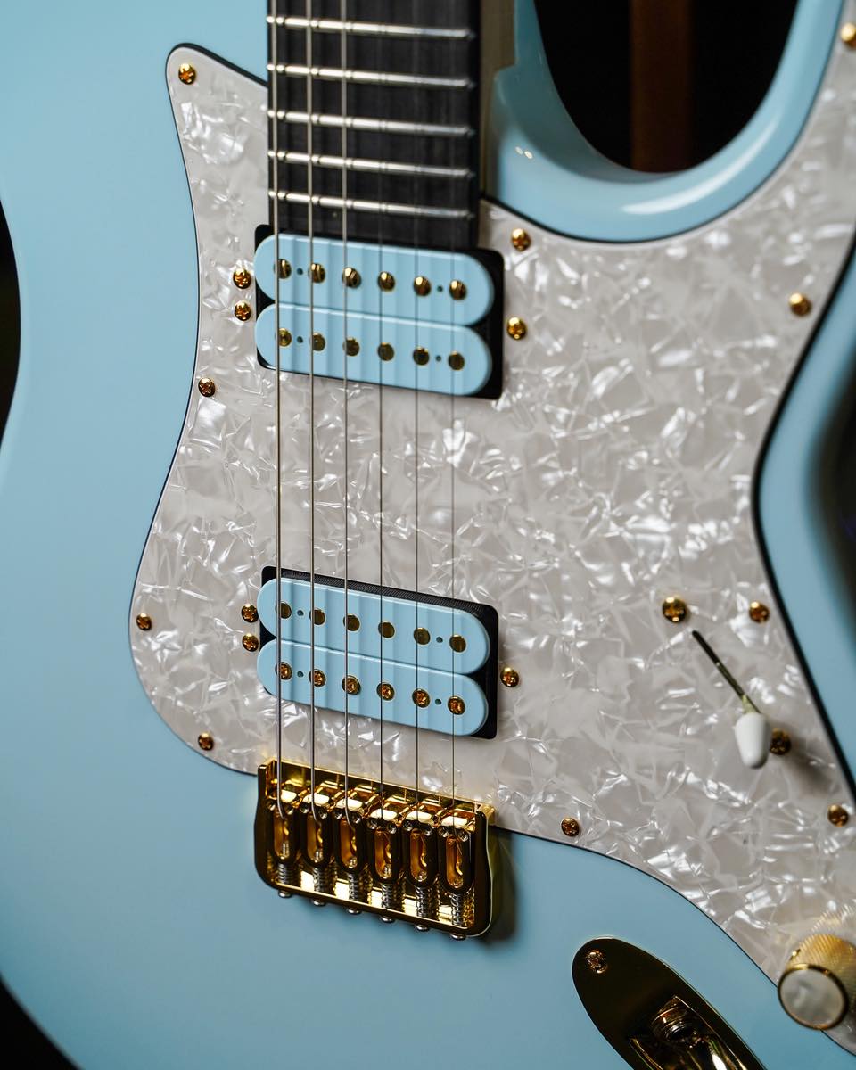 Modern meets traditional with our HD 'Headless Delos' How would