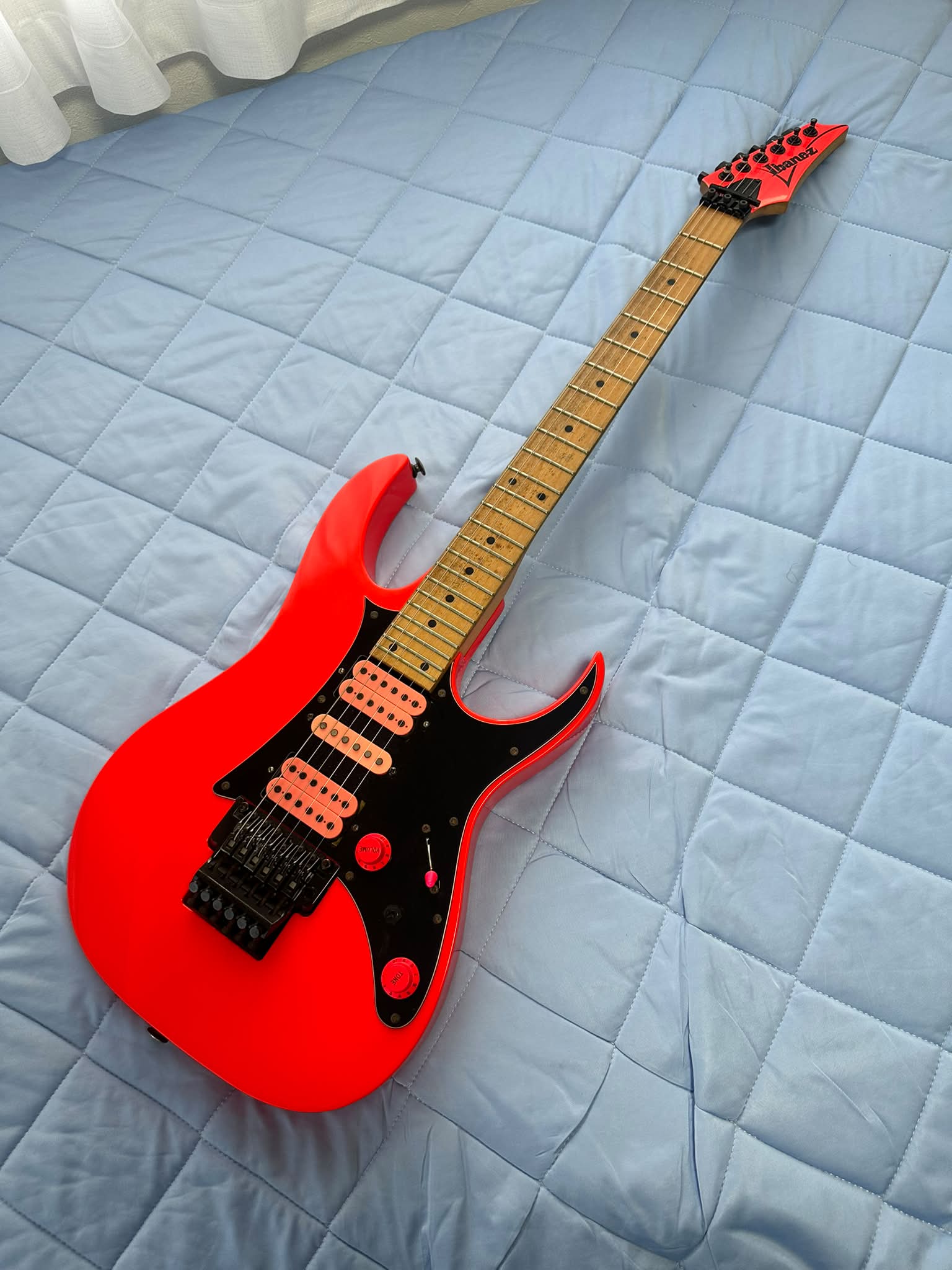 The Dimarzio Fusion Edge !!! Absolutely amazing !!! I'm literally