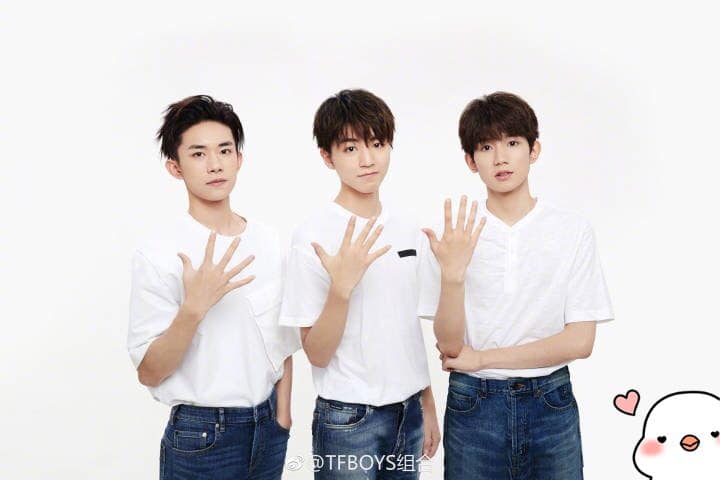 T F B O Y S台湾星橙站 Tfboys 人不中二枉少年yeah Tfboys Come To Show Yuor Love Listen To My Heart Heart Heart Let S Go Tfboys组合 微博转自 Tfb中二病研究院