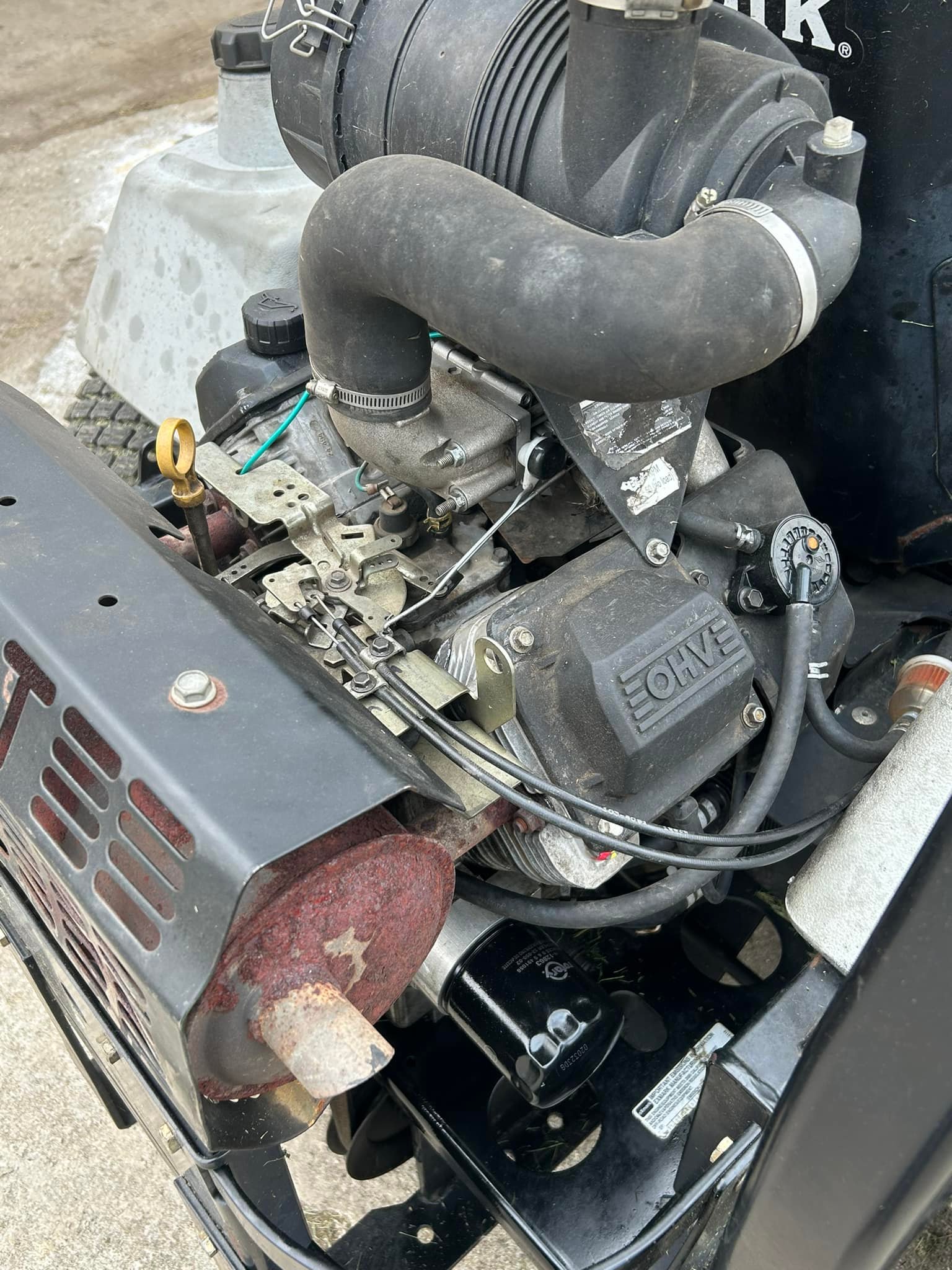 What engine model is in Exmark Lazer Z 72