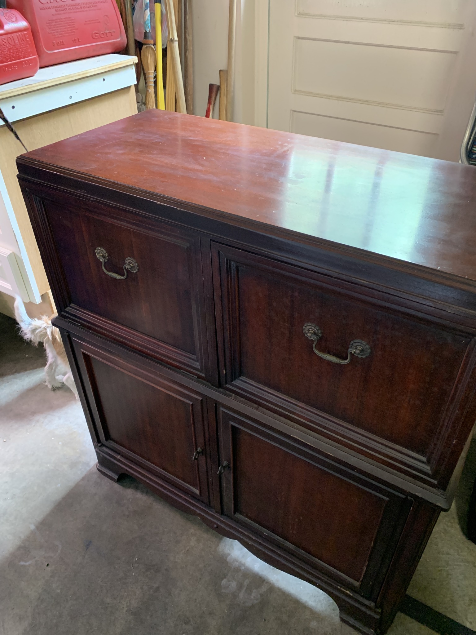 Restoring vintage zebra cobra-matic record player in Chattanooga TN