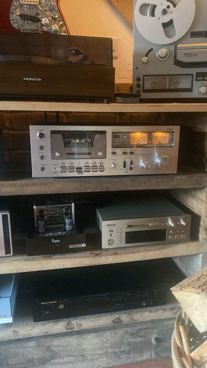 1977 AIWA AD-6550 Stereo Cassette Deck has a fine adjustment of