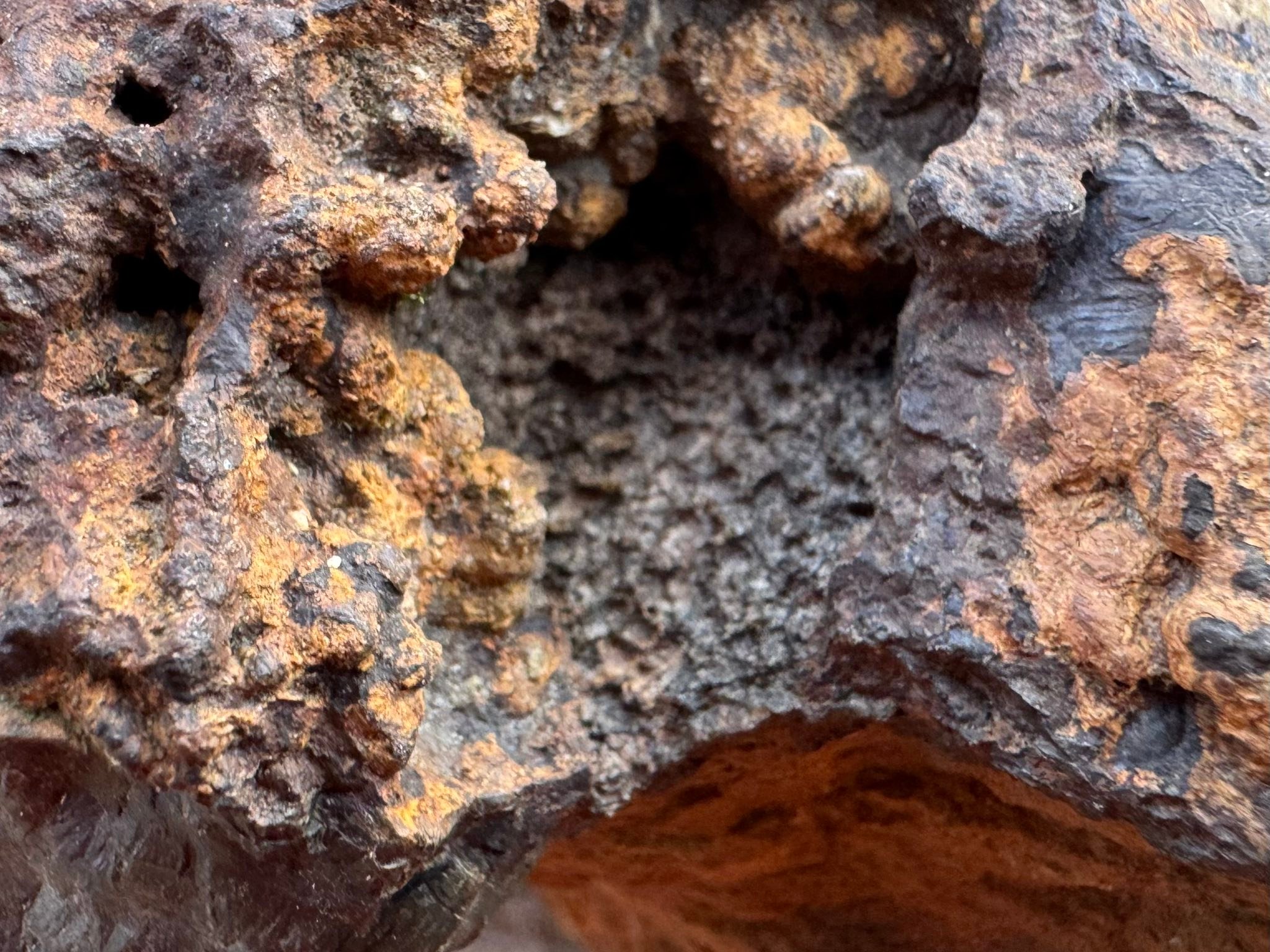 Friends - A close-up of manganese oxide – the darker material in this ...