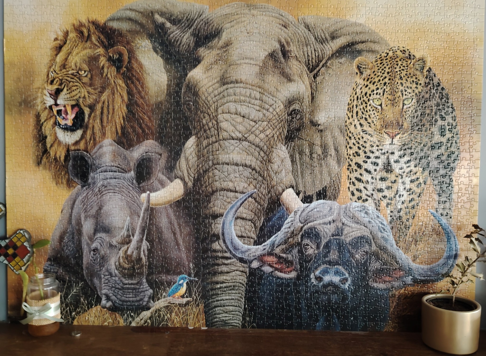 Displaying a 2000 piece puzzle on a coffee table