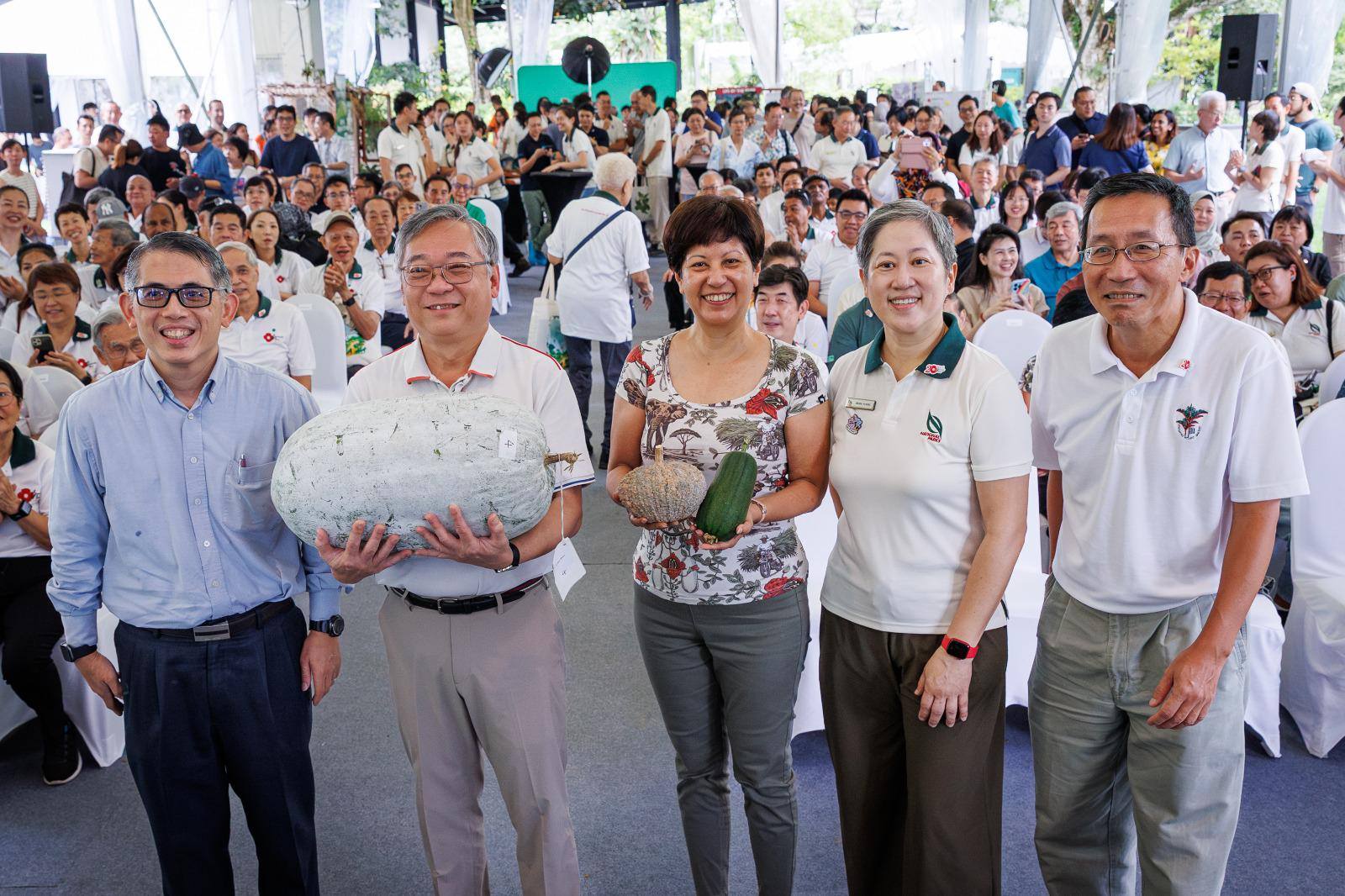 ?? Delighted to host DPM Gan Kim Yong at the opening of HortFest 