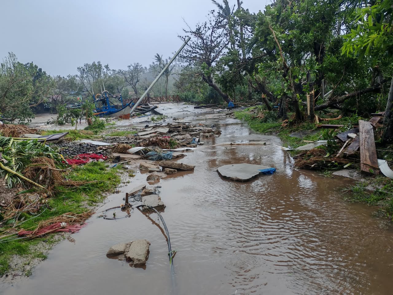 Higgins - Super Typhoon Ragasa is now heading across the South China ...