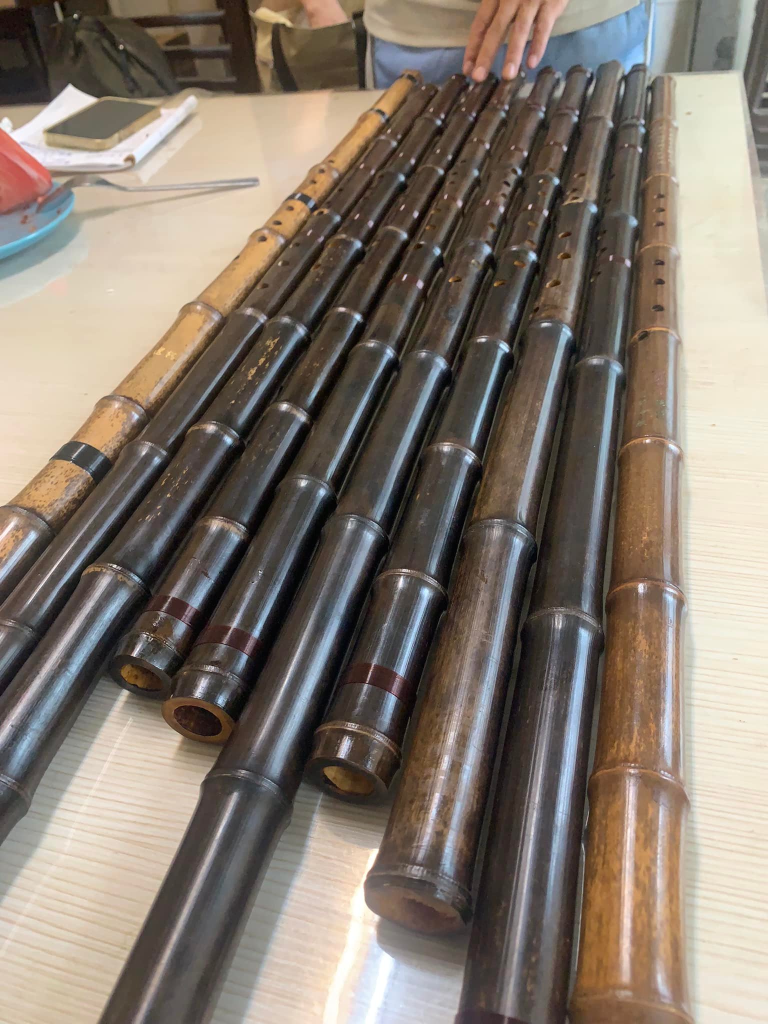 安縵琴社 - #安縵鑒制琴簫 #臥筠琴簫 安縵古琴藝術研究室與臥筠山房籌備數年，萬眾矚目，琴人必備一把！... | Facebook
