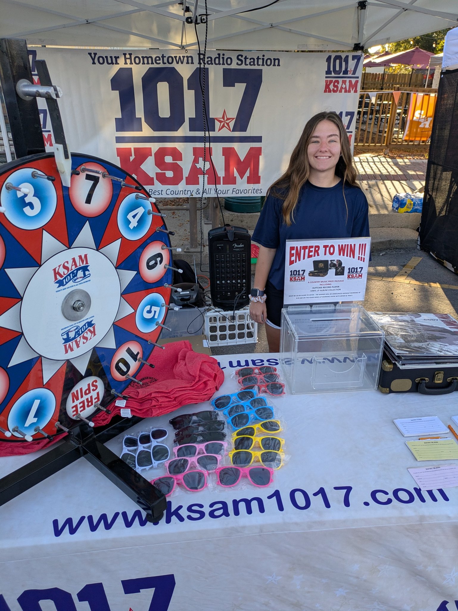 KSAM - Fair on the Square is open in downtown Huntsville! | Facebook