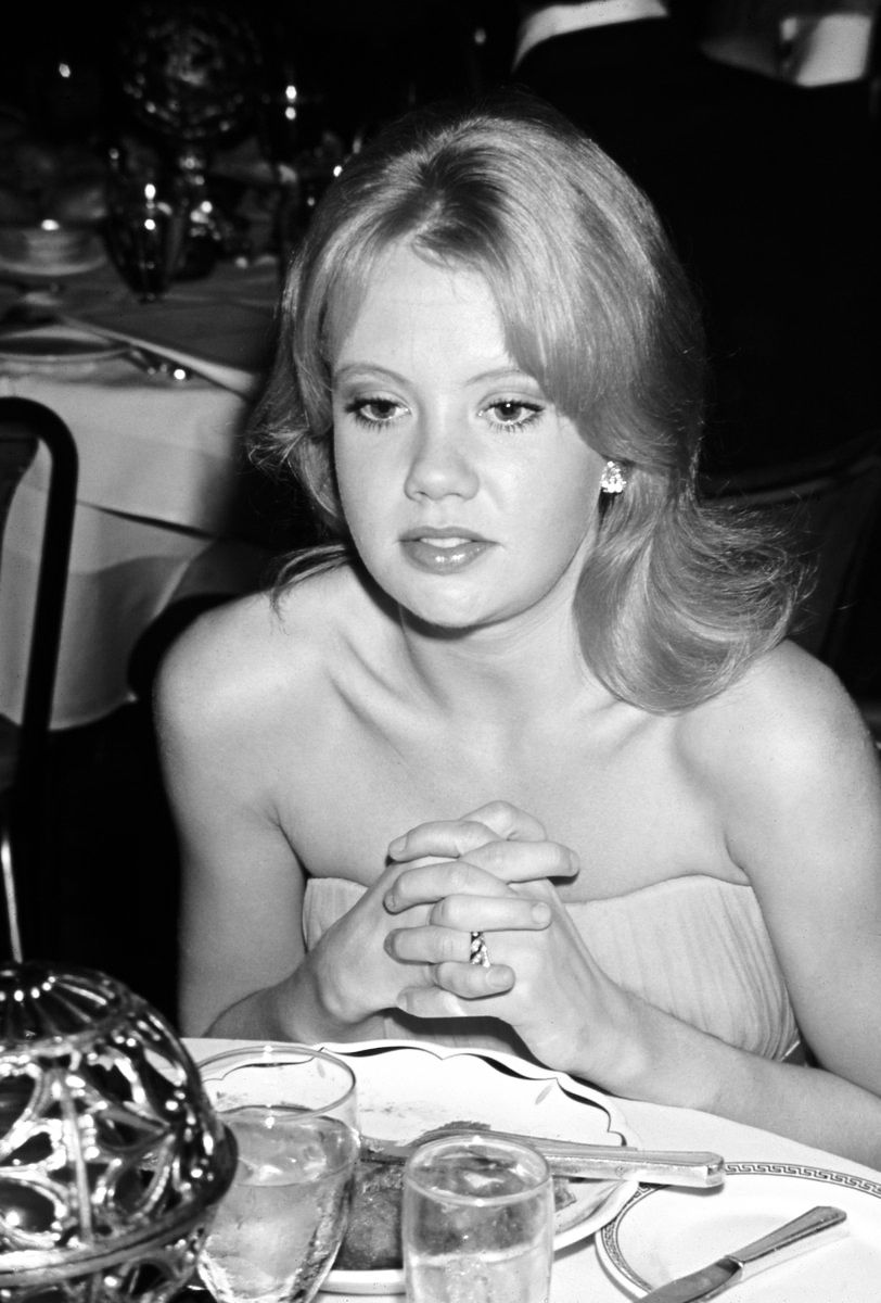 chronos-october-1965-at-the-height-of-the-swinging-sixties-a-young