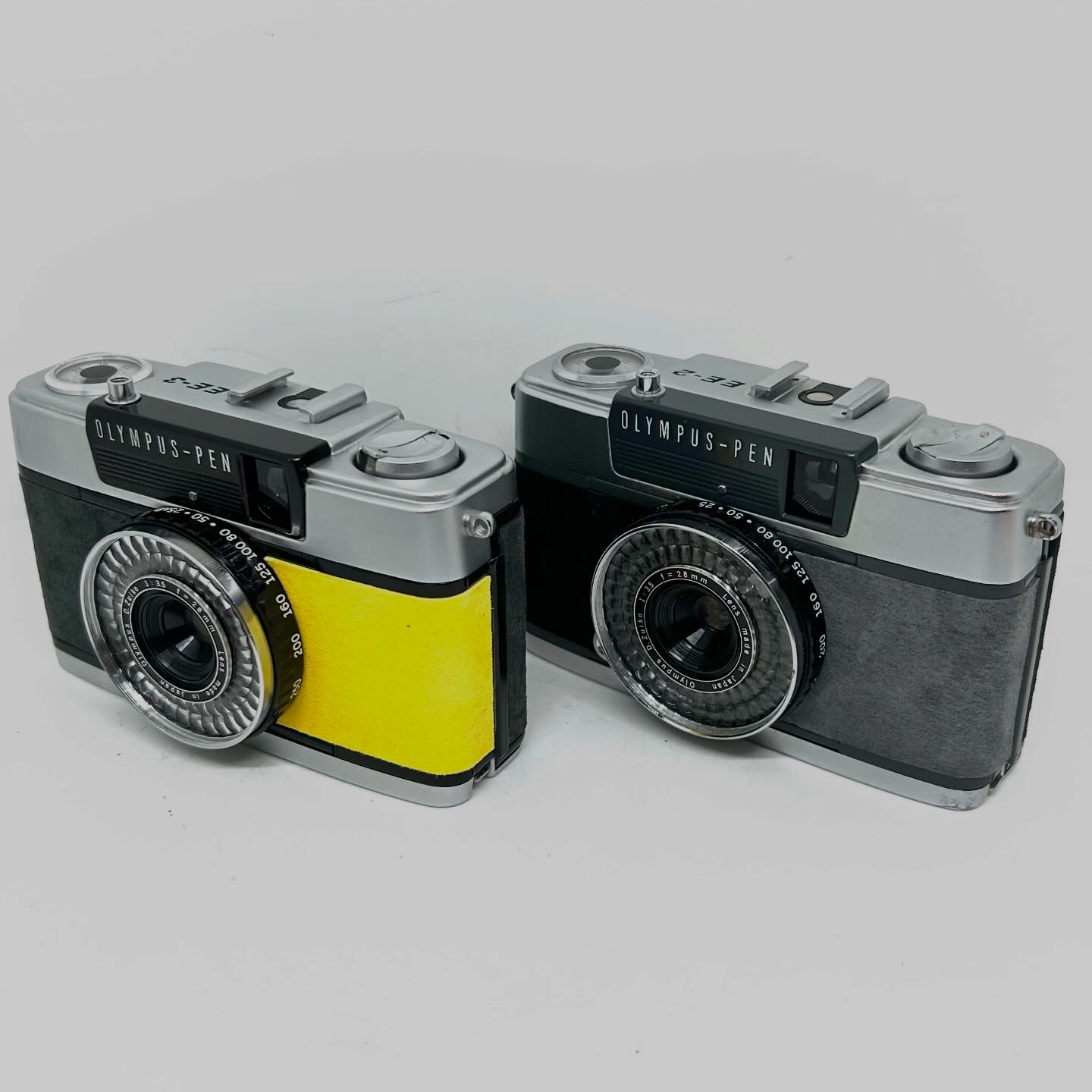 ごん色カメラ OLYMPUS-PEN フィルムカメラ OLYMPUS PEN EE-2、EE-3完成です。 どちらも基本構造は同じです。 塗装