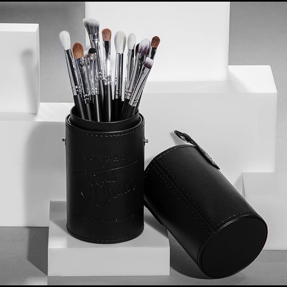 Morphe James Charles brush set 9,000/-