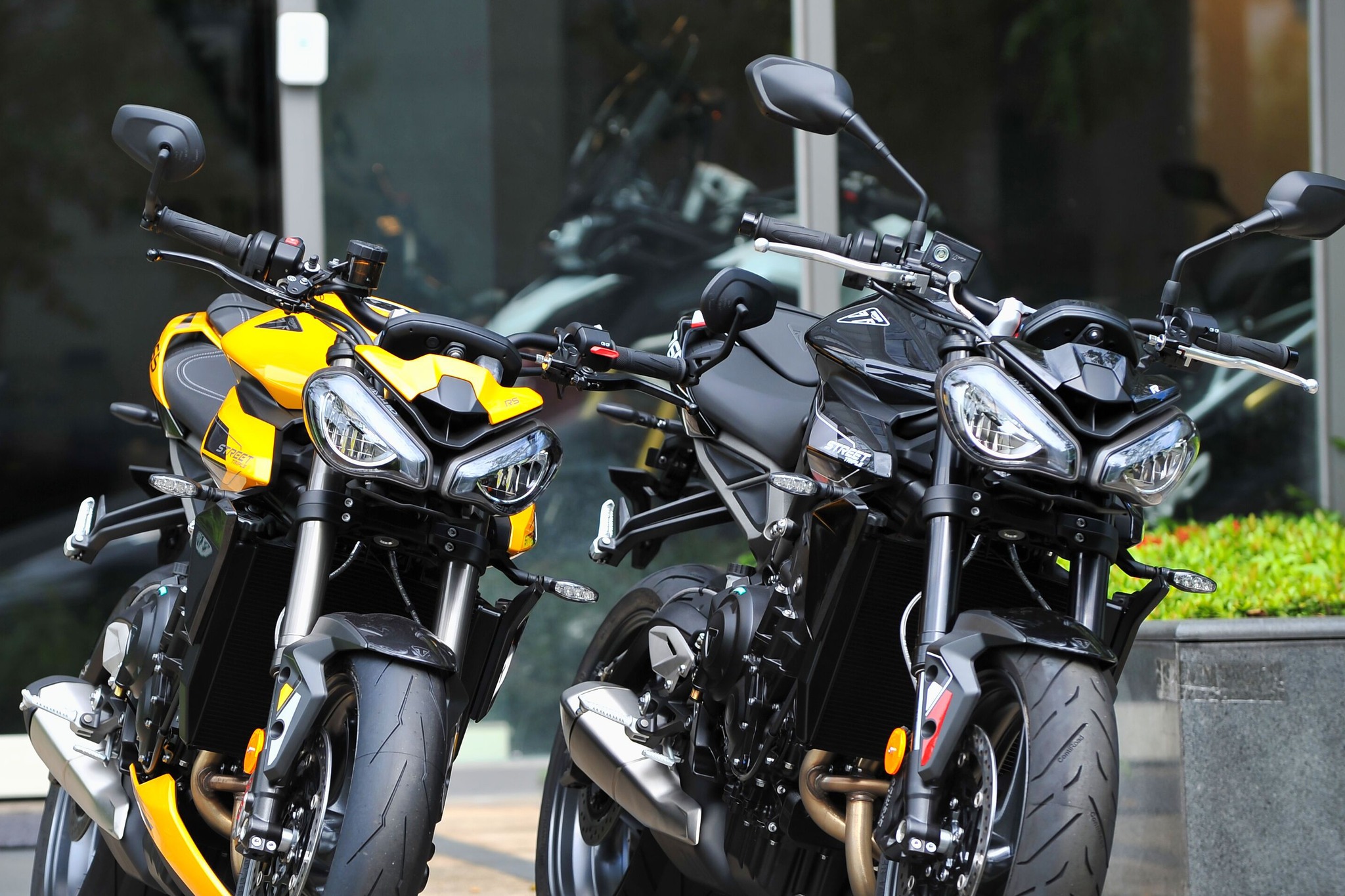 Triumph - 個性十足的765系列 給你Moto2等級的爽度! 765 RS 73.8萬享5萬精品禮券 765 R 58.8萬享5萬精品 ...