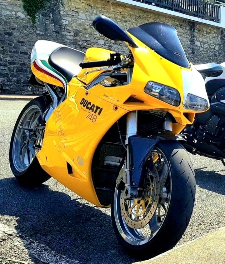 diodatodauria Ducati 746 #amalficoastitaly #vietri #pickofday