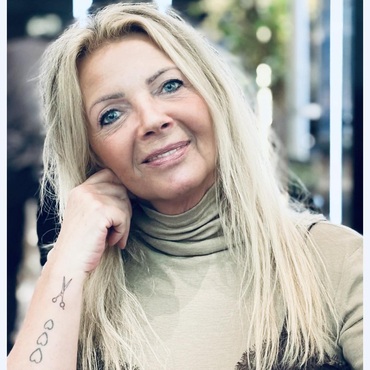 Hreiðar Og Elín - Hreiðar Og Elín added a new photo.