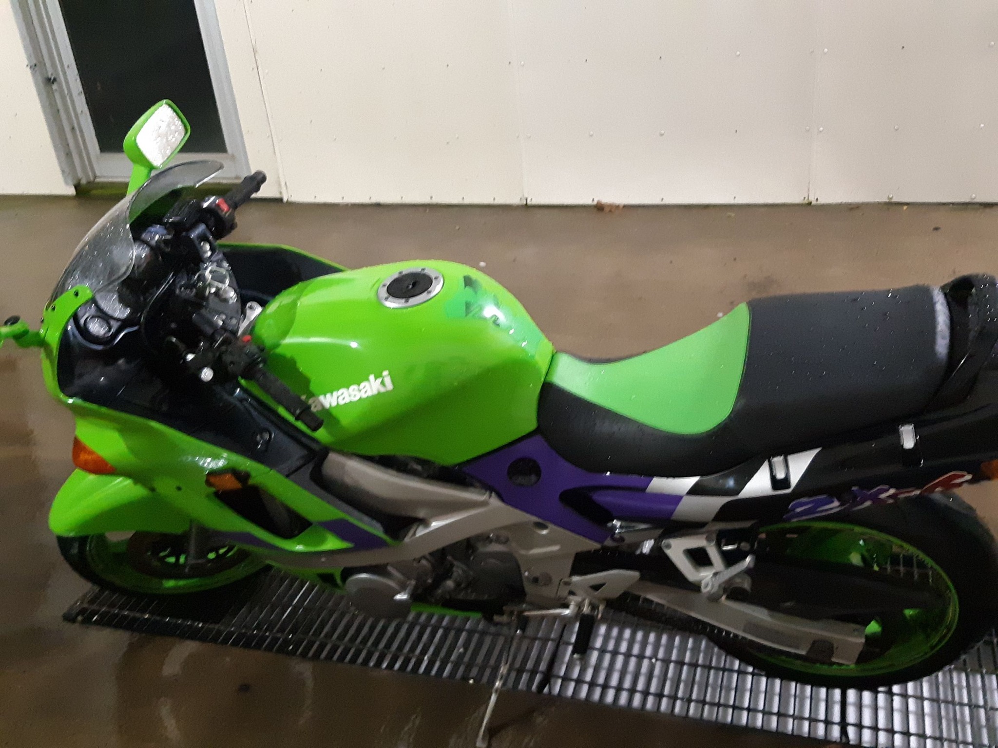1995 ZX6E still a blast to ride next to new bikes