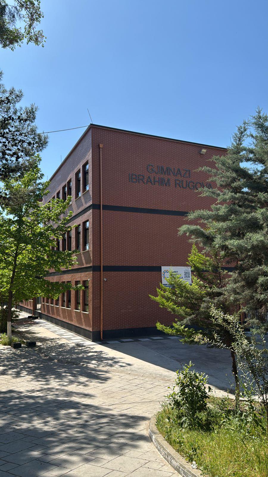 Shkolla 