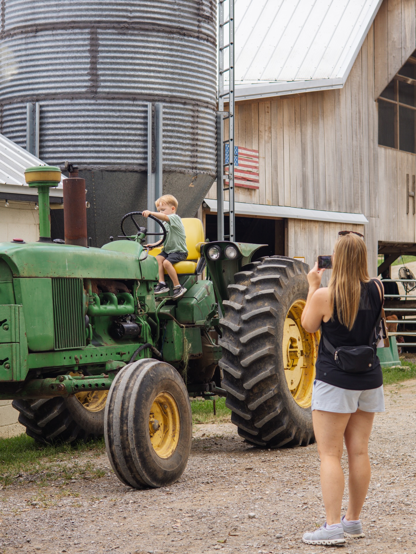 Hatcher - Welcome to the farm Dolly Parton! She is charismatic, kind ...