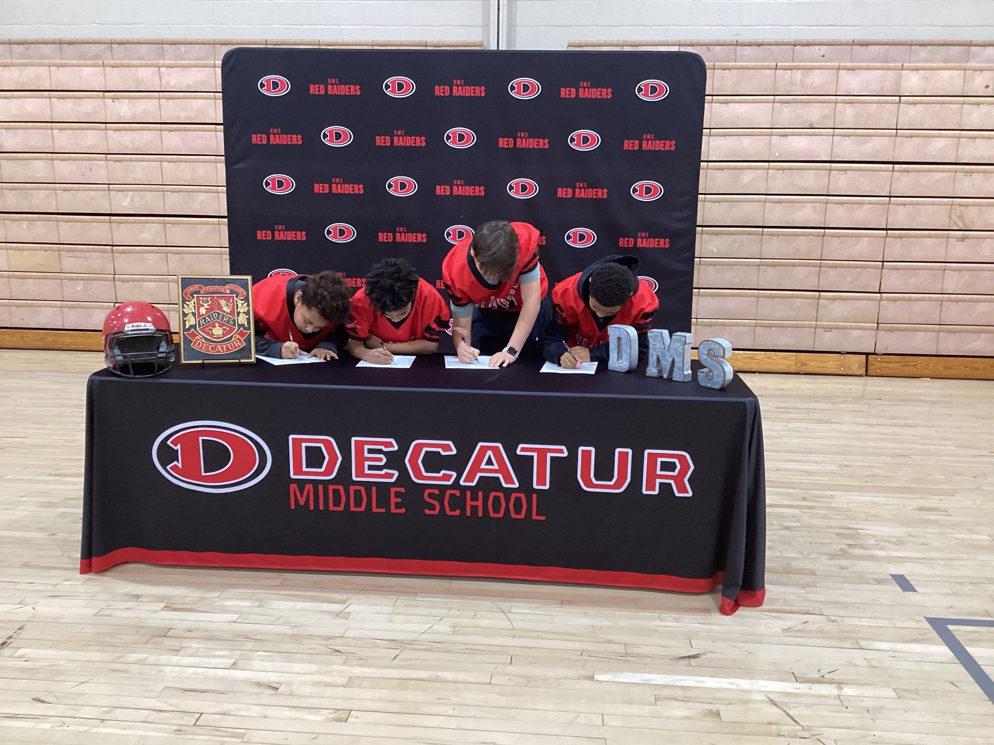 🎉🏈 6th Grade Signing... - Decatur Middle School-Decatur, Al | Facebook