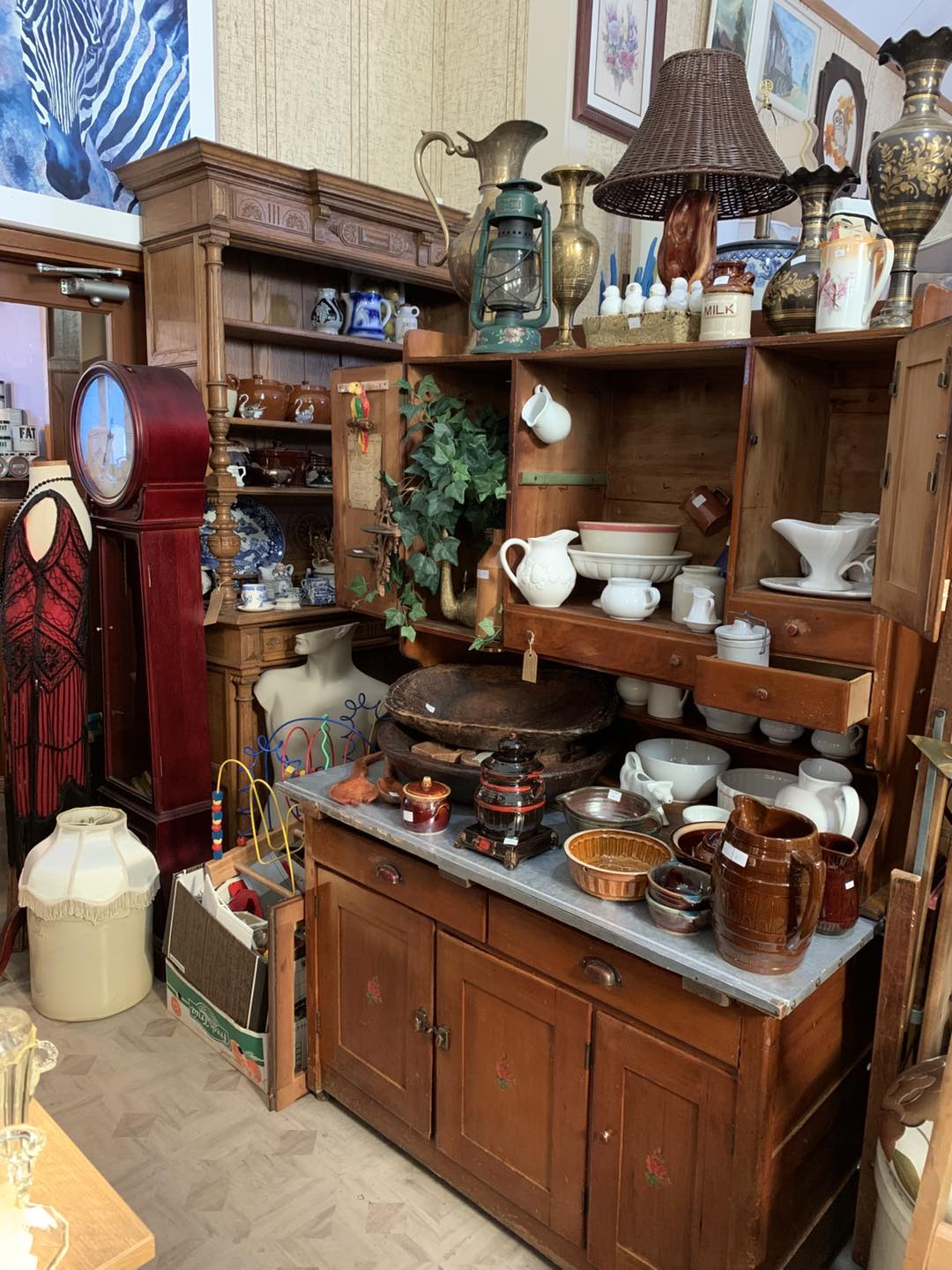 Artsy Fartsy Emporium added a new... - Artsy Fartsy Emporium