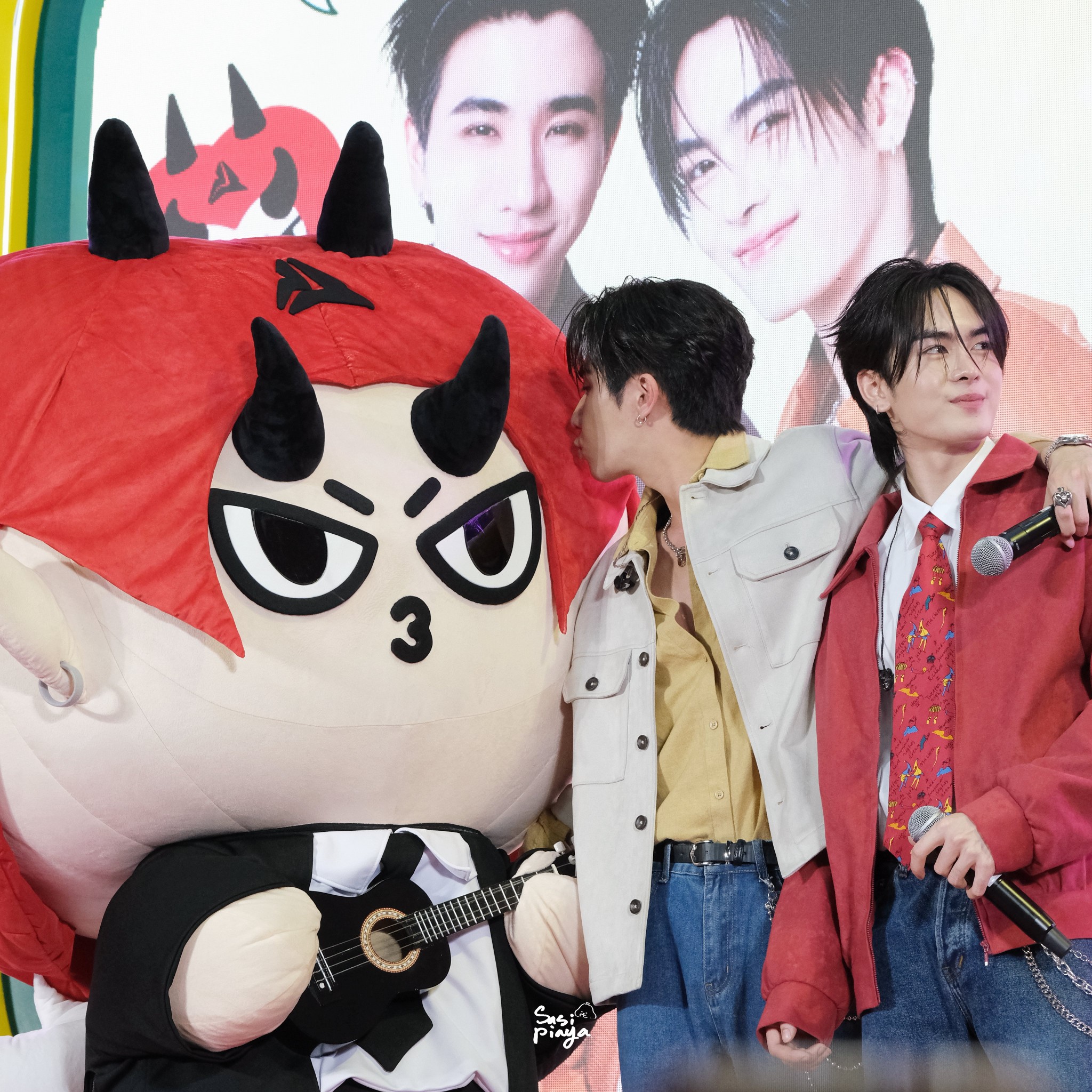 Perthsanta and son Domiia at Doikham event