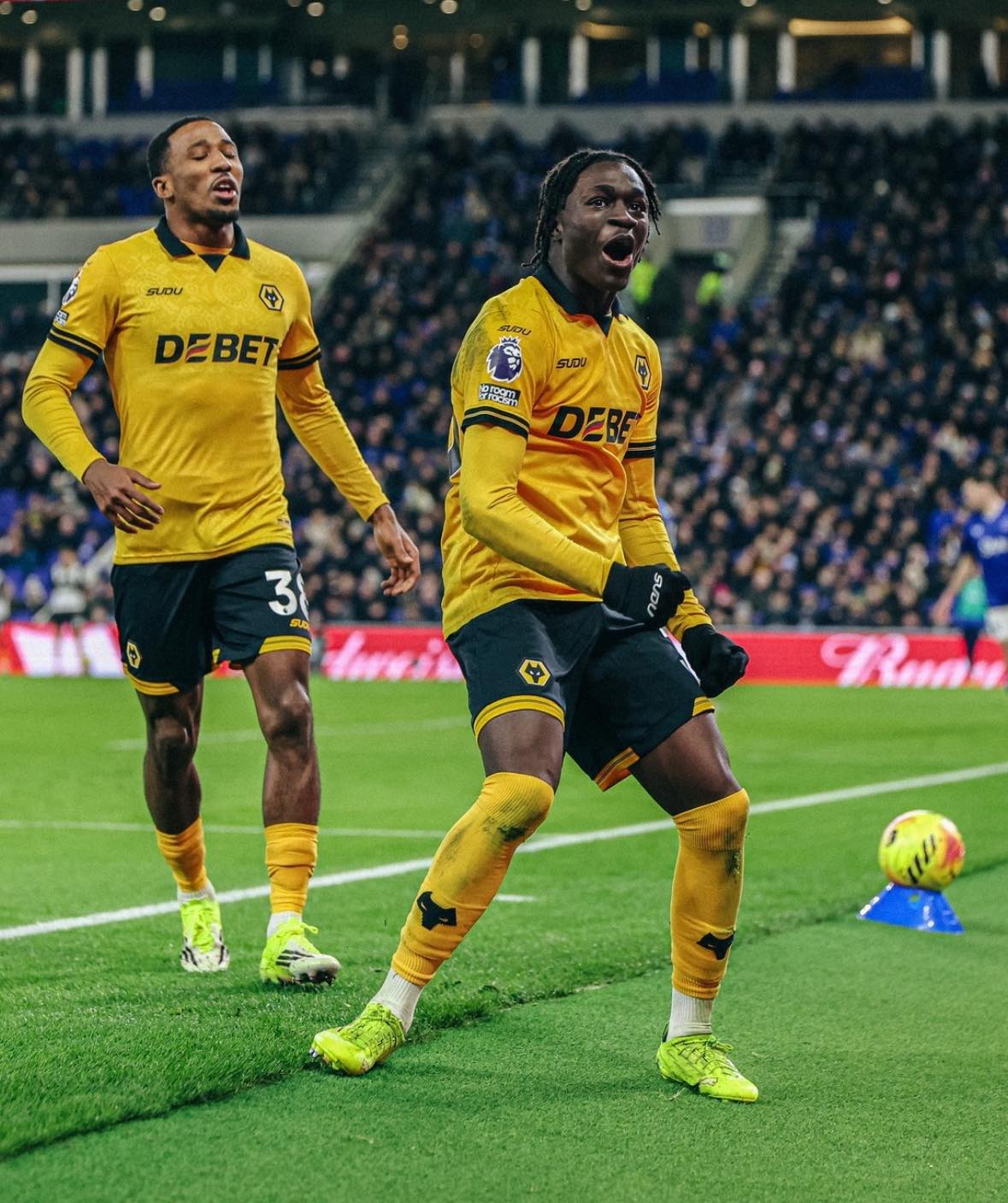 VikingWolves - FESTAFTEN PÅ MOLINEUX Wolves 4 Besiktas 0 Diogo Jota kom ...
