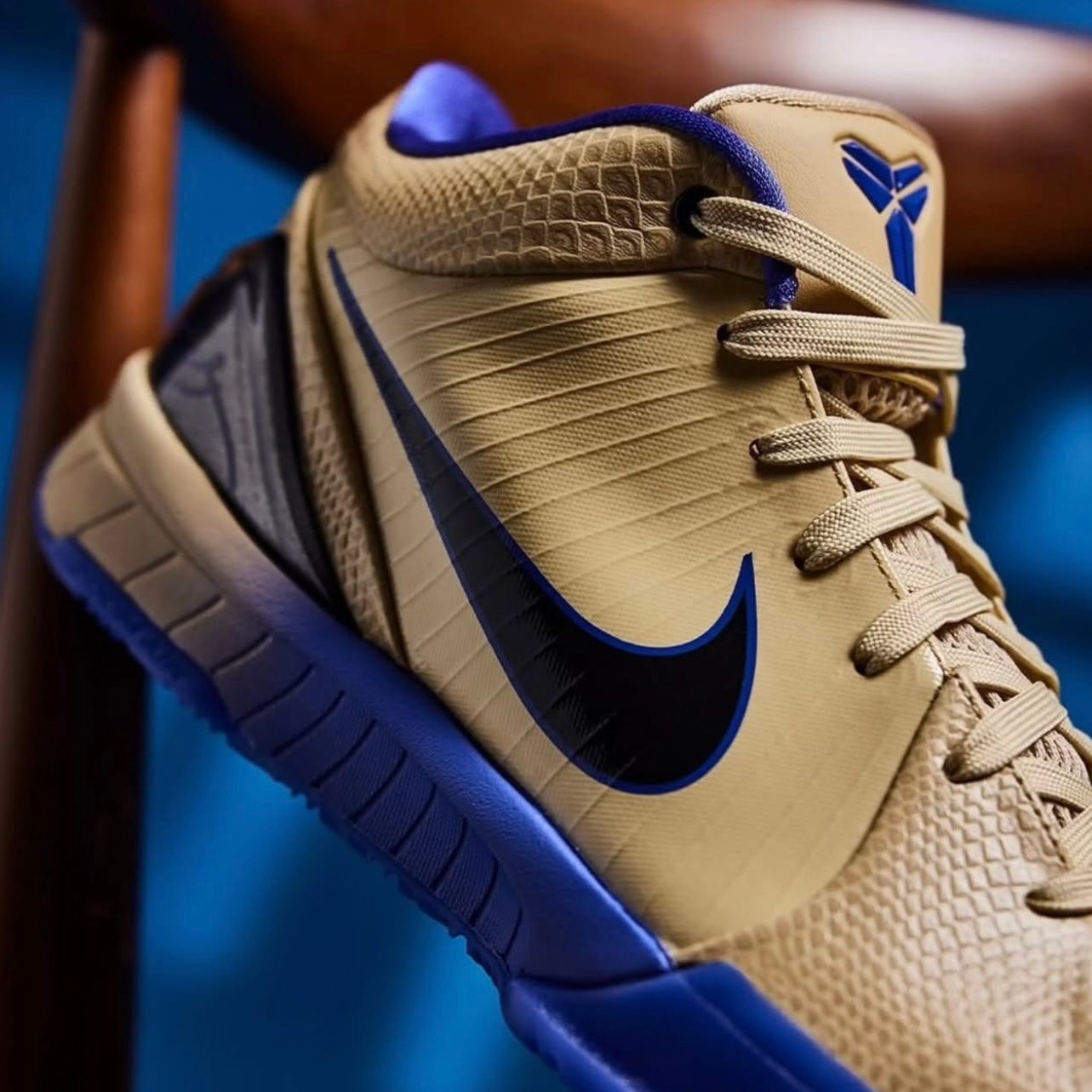 Nike Kobe 4 Protro FC Barcelona Team Gold ⚽️?