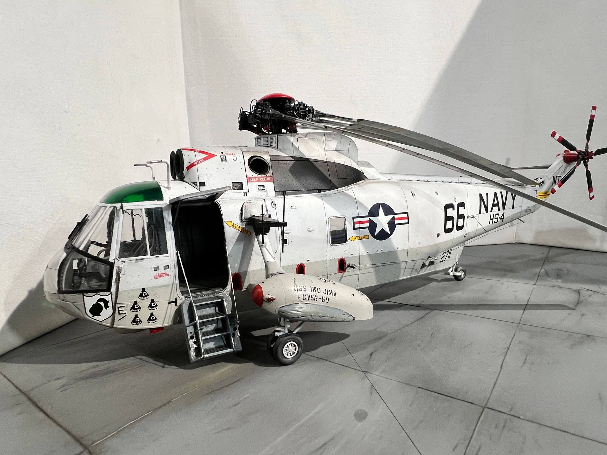 Hasegawa HAPT01 – Hélicoptère SH-3H Sea King échelle 1:48, 172 Pièces