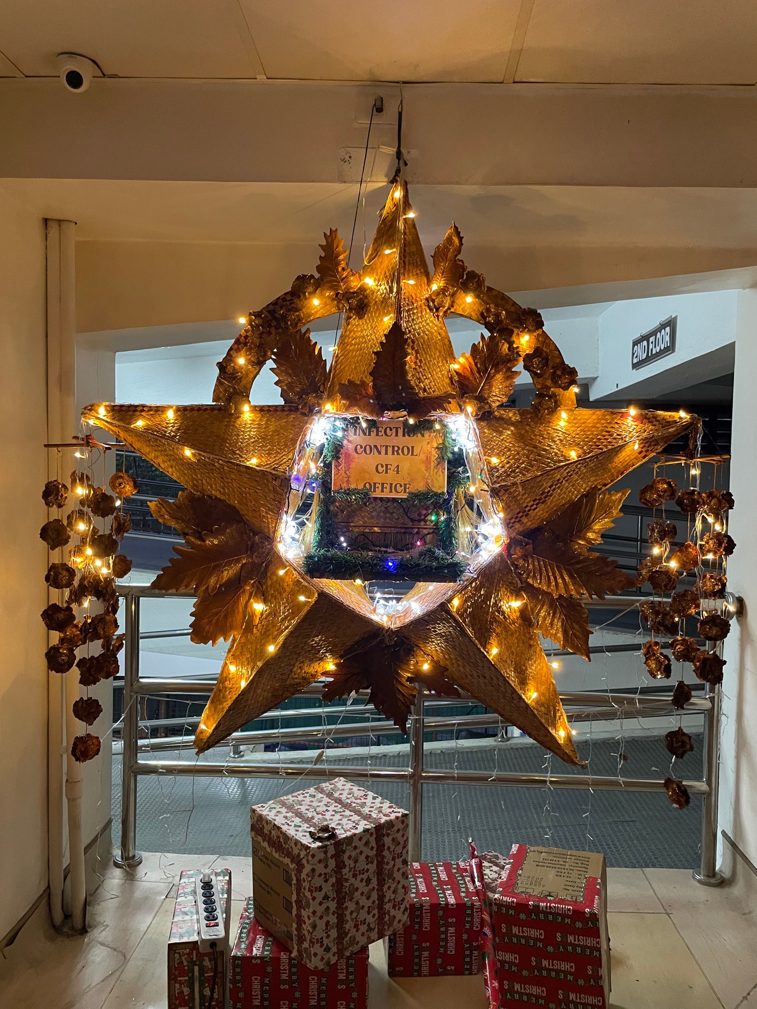 Good - Infection control/cf 4 office The traditional Filipino parol,a ...