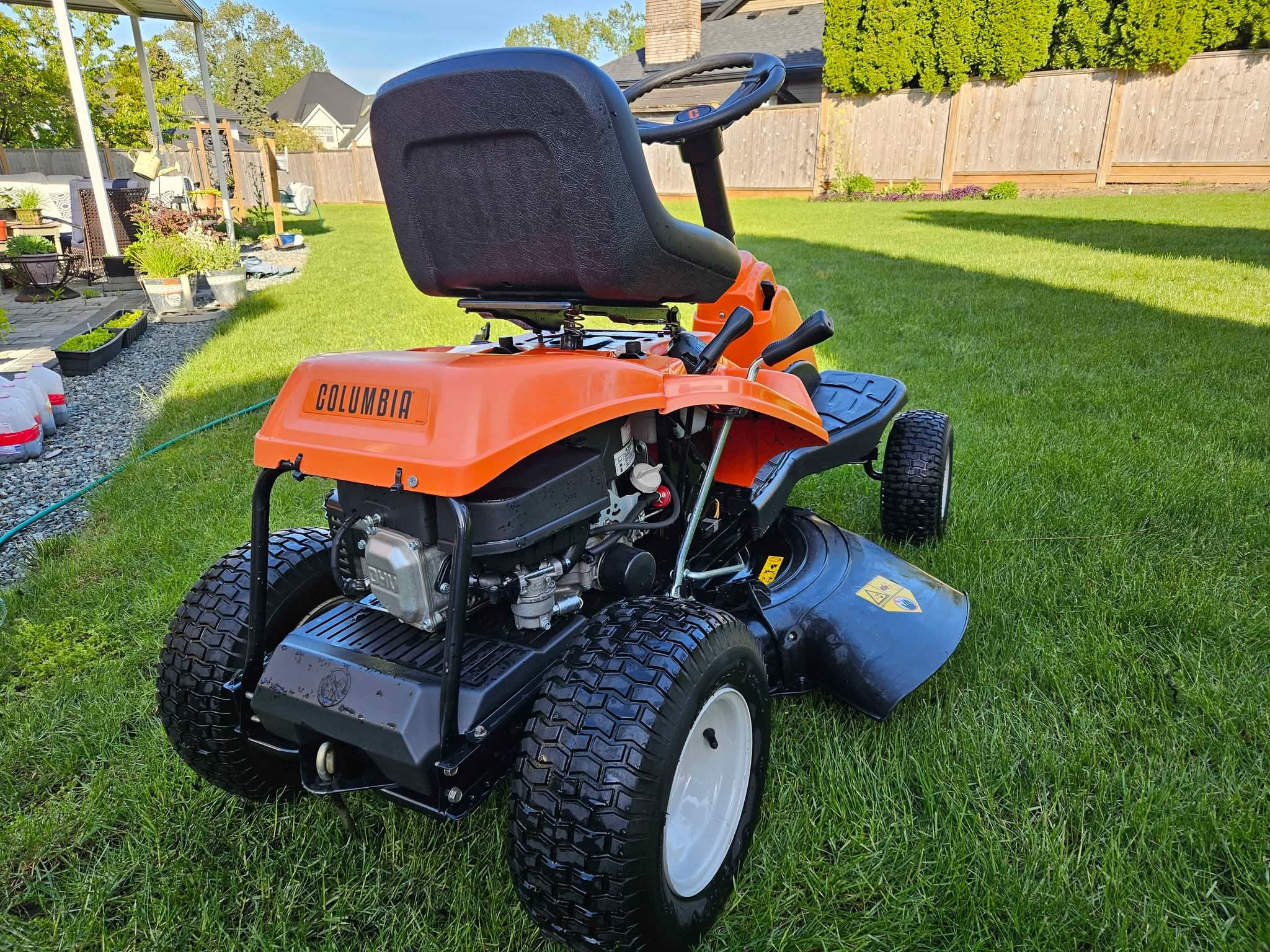 Riding Lawn Mower Columbia CR30 - Lawn Mowers - Surrey, British ...