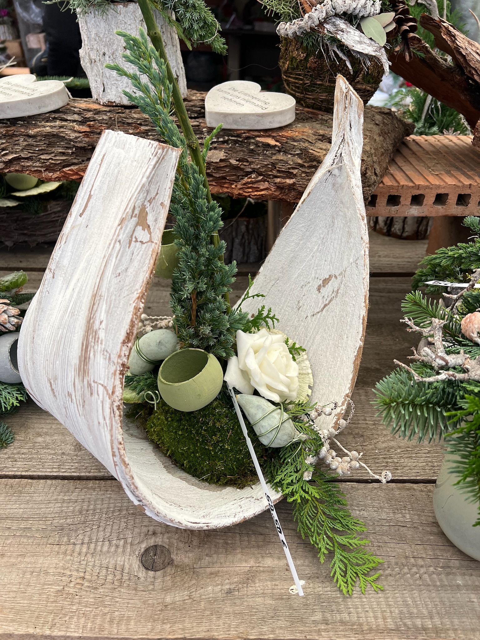 🌿 Allerheiligen-Gestecke ab dem 16. Oktober 🌿 Liebe Kunden, ab dem 16. Oktober bieten wir Ihnen eine besondere Auswahl an handgefertigten Allerheiligen-Gestecken an. 💐 Wir gestalten täglich neue, lie