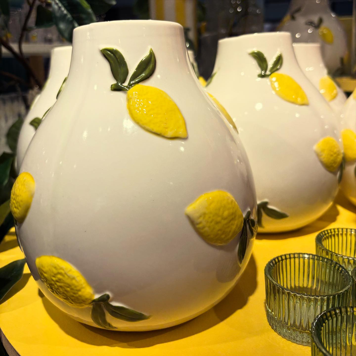 Wenn dir das Leben Zitronen gibt… mach Limonade draus!🍋 Ab nächster Woche gibt es tolle Staffelrabatte bei DEPOT! Einfach mal vorbeikommen und eine Runde stöbern… paar Deko Sachen kann man doch immer