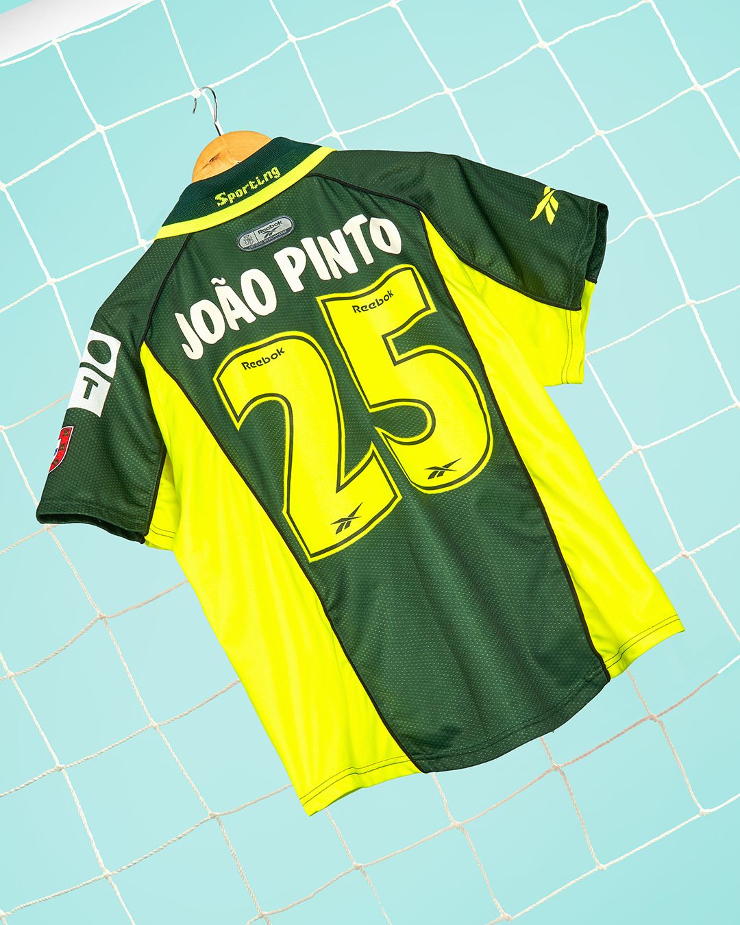 Sporting CP 2000 Away by Reebok | João Pinto 🇵🇹