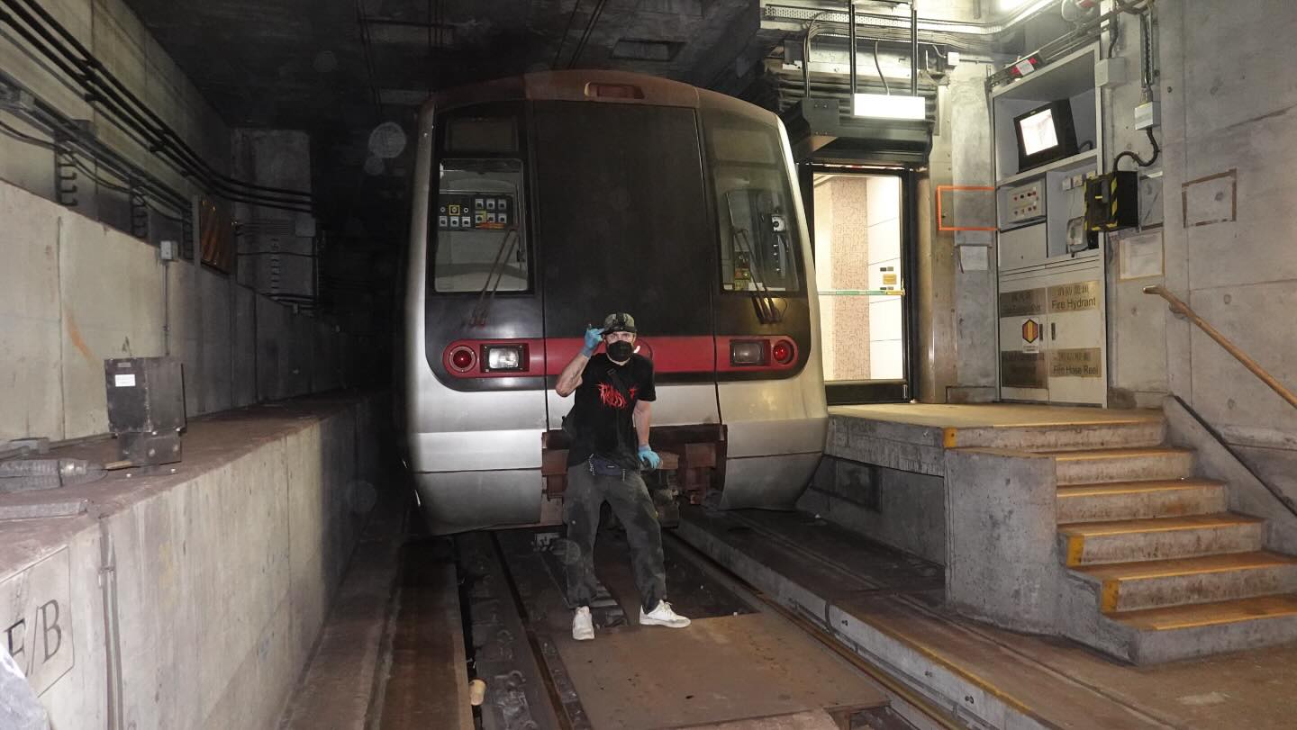 UTFA - 新巴的利蘭珍寶巴士 SF15 近日再次到運輸署九龍灣驗車中心進行驗車，此車早年曾被改裝為「員工溝通巴士 SV60」，駛到各個巴士 ...